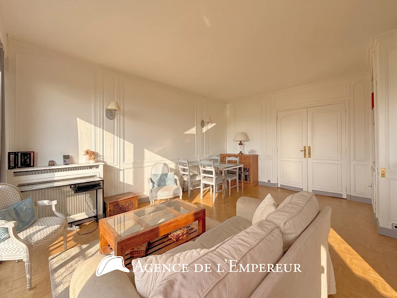 4 Pièces de 79,74 m2 - Balcon, cave et parking. Suresnes