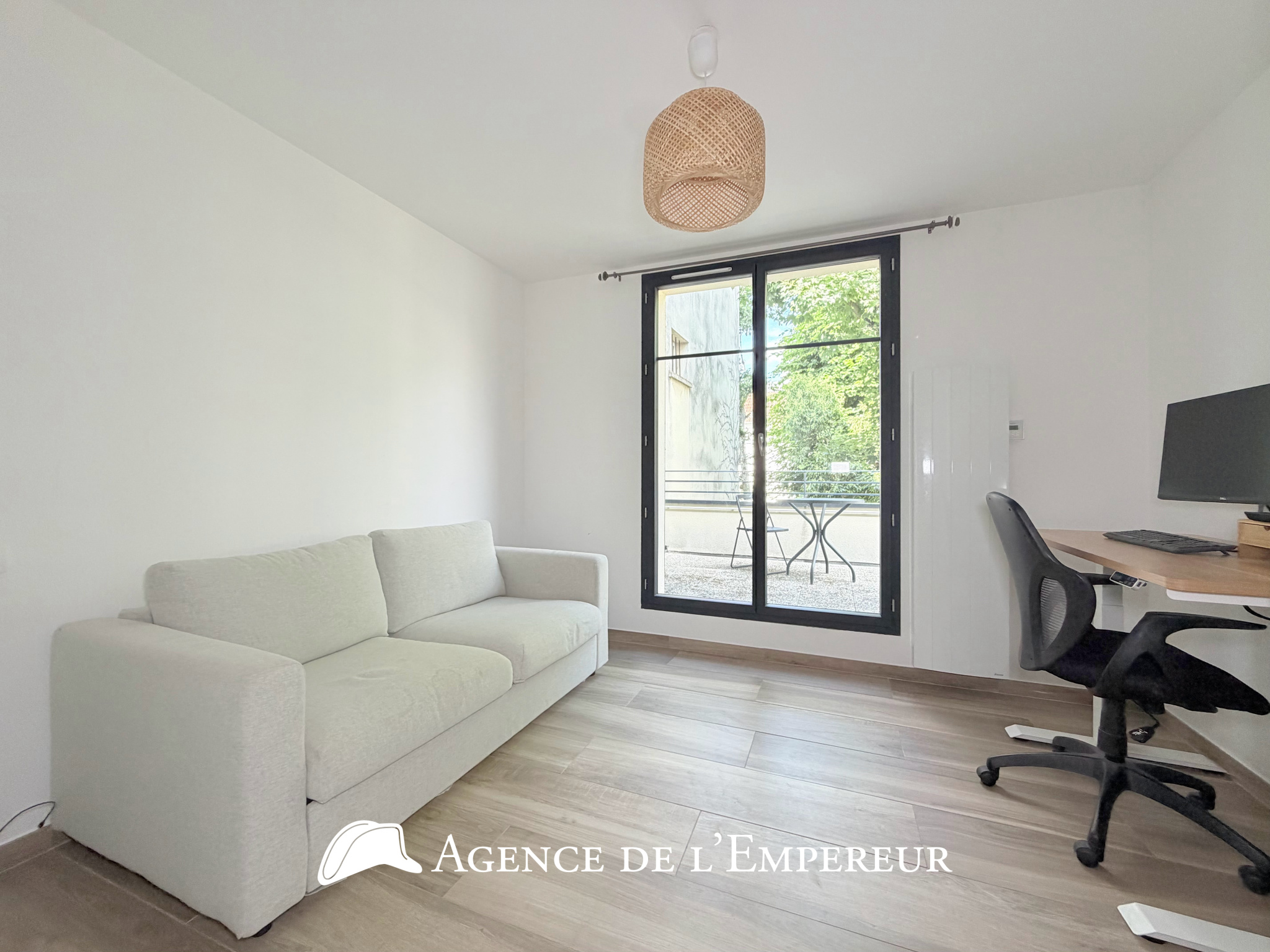 Maison contemporaine avec 120 m2 d'espace extérieur privatif   Rueil cœur de ville