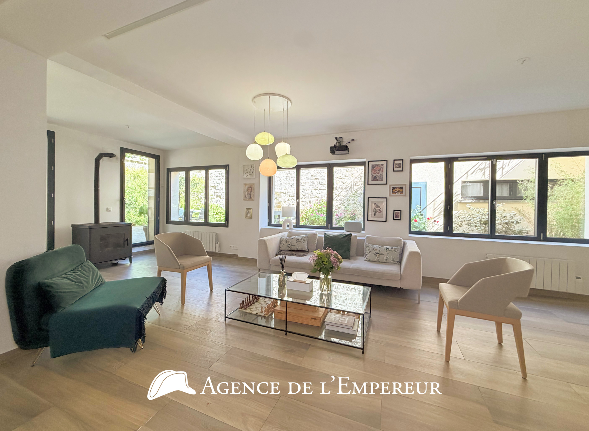 Maison contemporaine avec 120 m2 d'espace extérieur privatif   Rueil cœur de ville