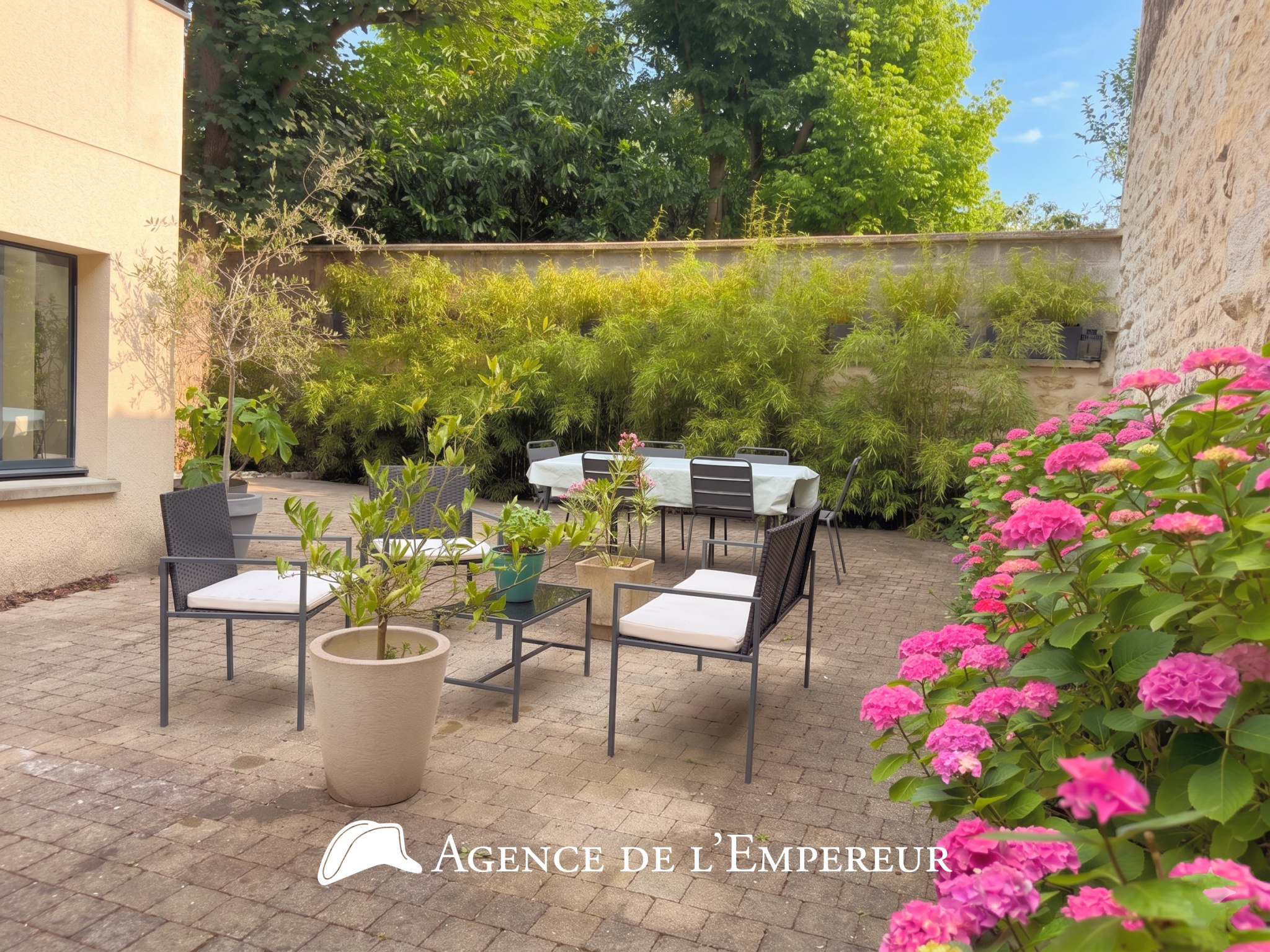 Maison contemporaine avec 120 m2 d'espace extérieur privatif   Rueil cœur de ville