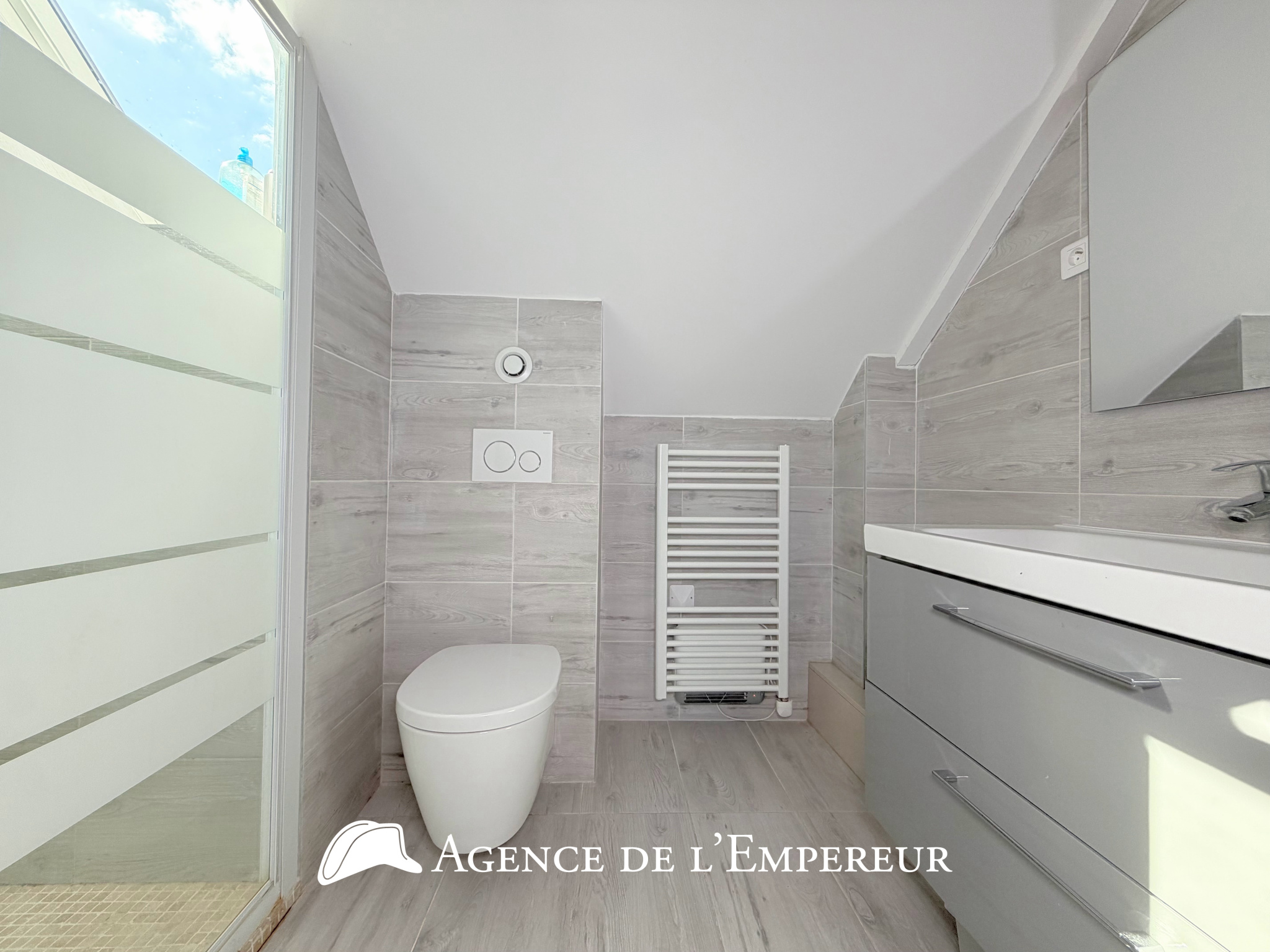 Maison contemporaine avec 120 m2 d'espace extérieur privatif   Rueil cœur de ville