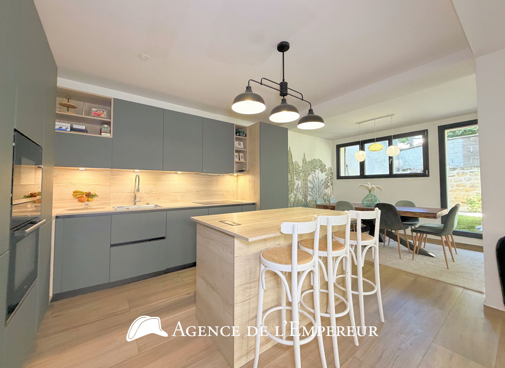Maison contemporaine avec 120 m2 d'espace extérieur privatif   Rueil cœur de ville