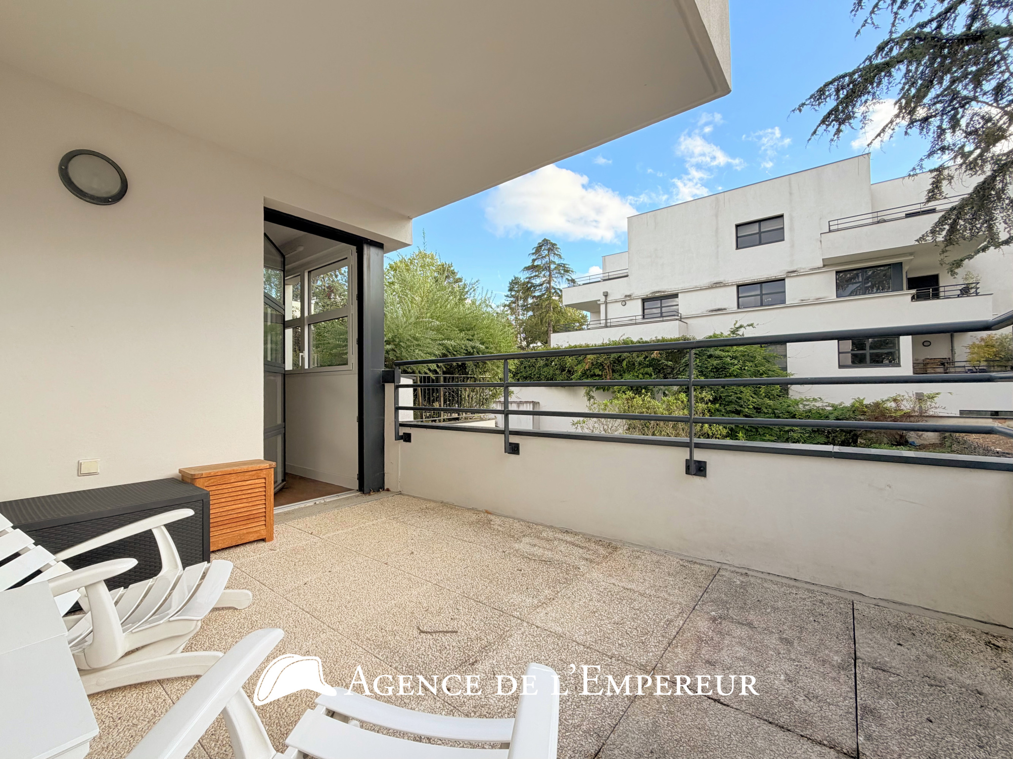 Grand 2 pièces 56 m2 avec terrasse, cave et parking. Résidence Jadis et Demain - 10