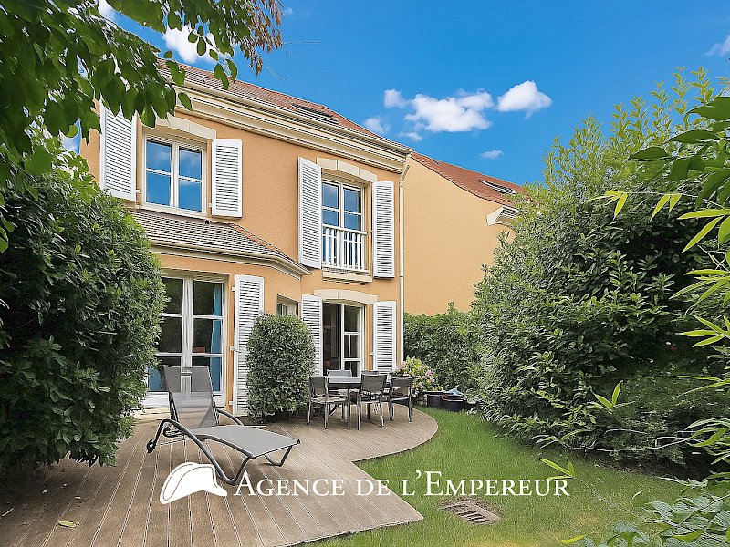 Maison de 150 m2 avec jardin, située dans le recherché domaine de l’Impératrice à Rueil-Malmaison