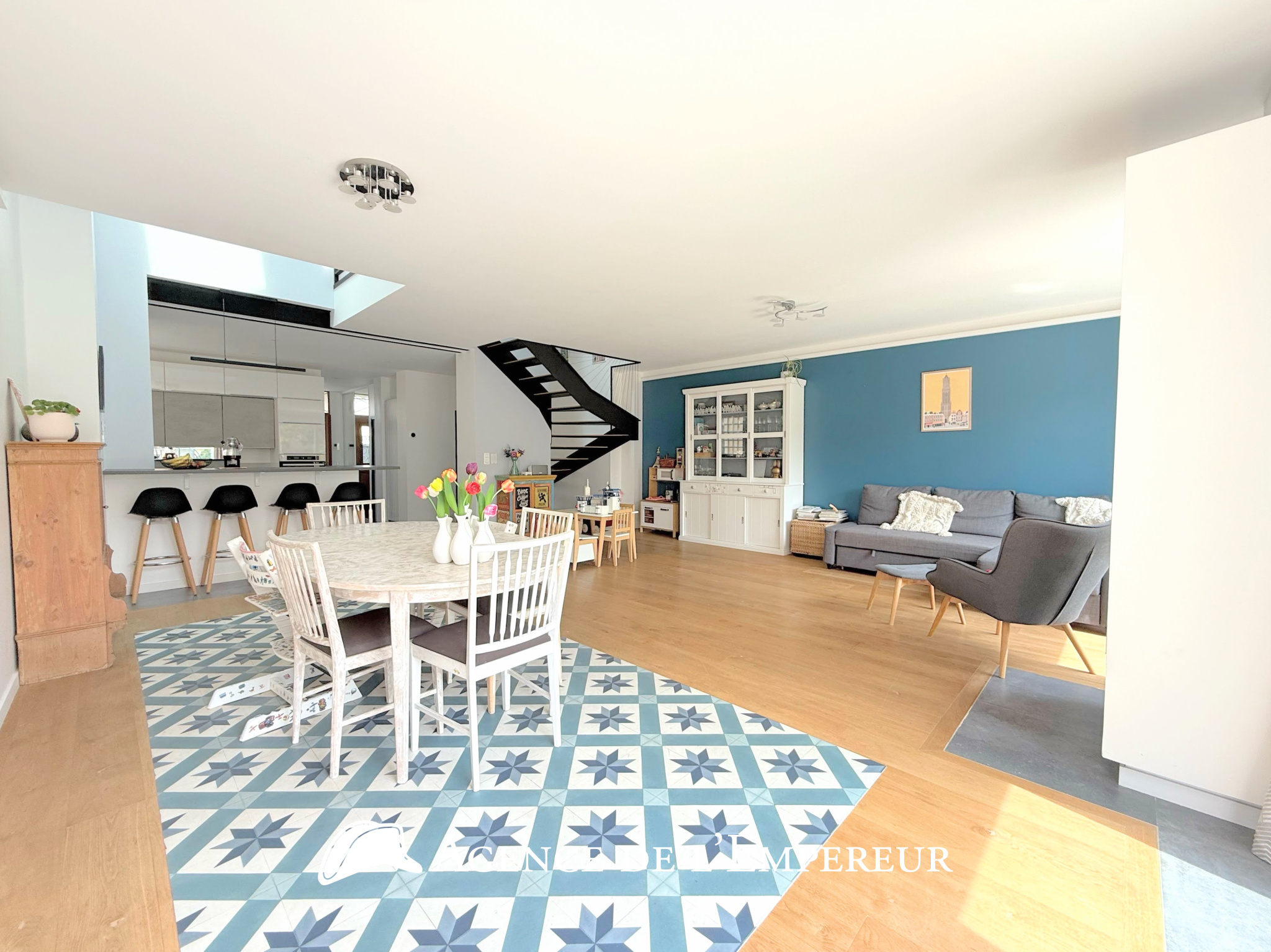 Maison en location meublée, 182 m2, 5 chambres, à 5 min à pied du RER A de Rueil - 2