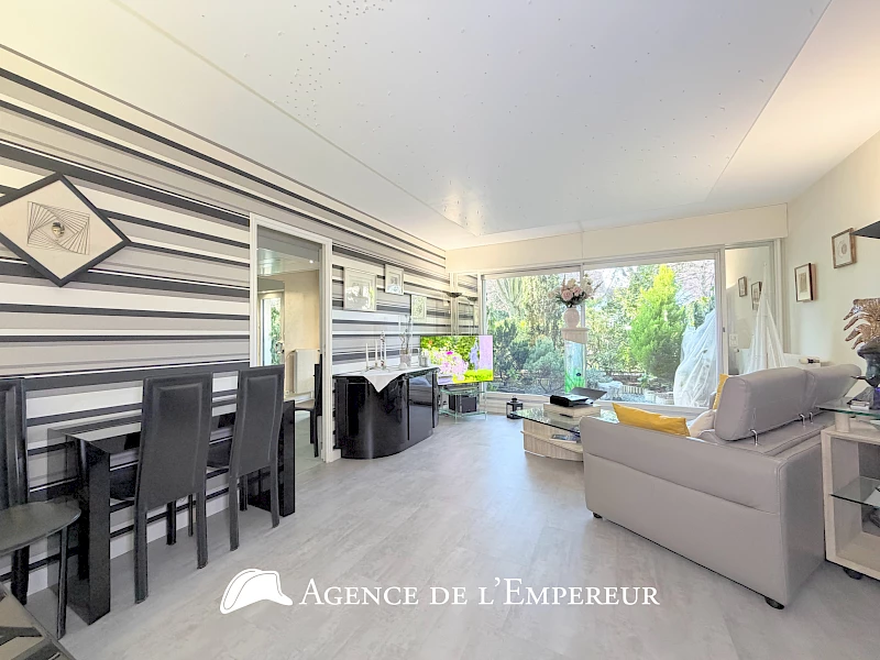 4 pièces traversant, jardin 26 m2 , DPE C, cave et parking