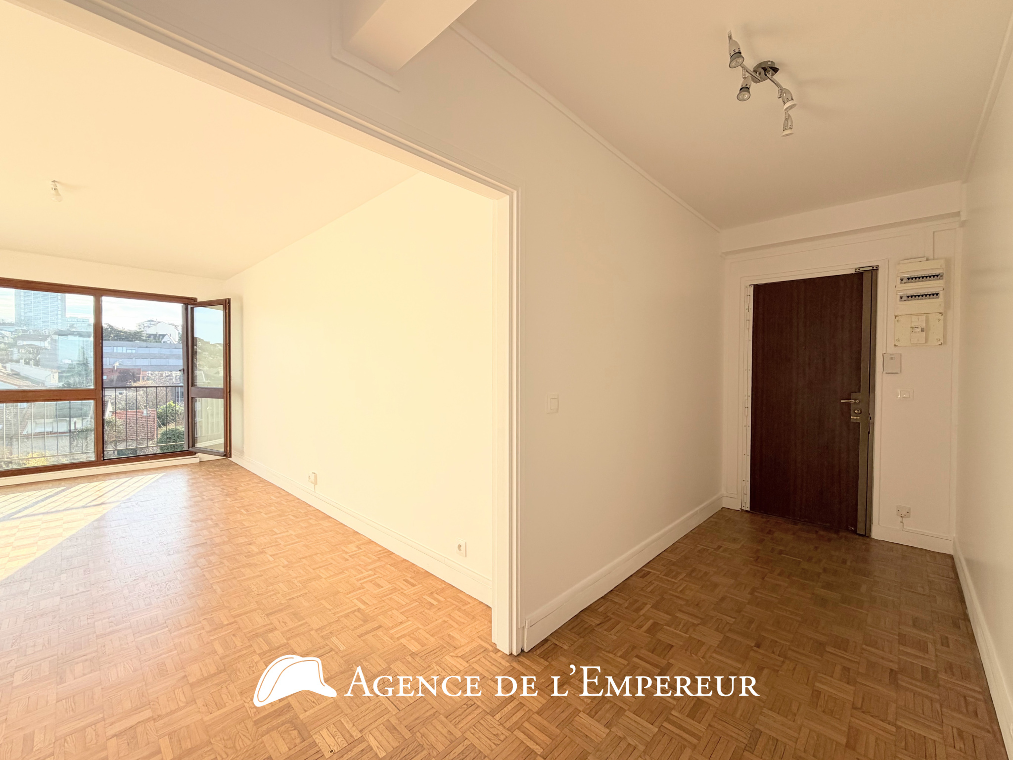 3 pièces non meublée avec balcons, parking et cave - 3