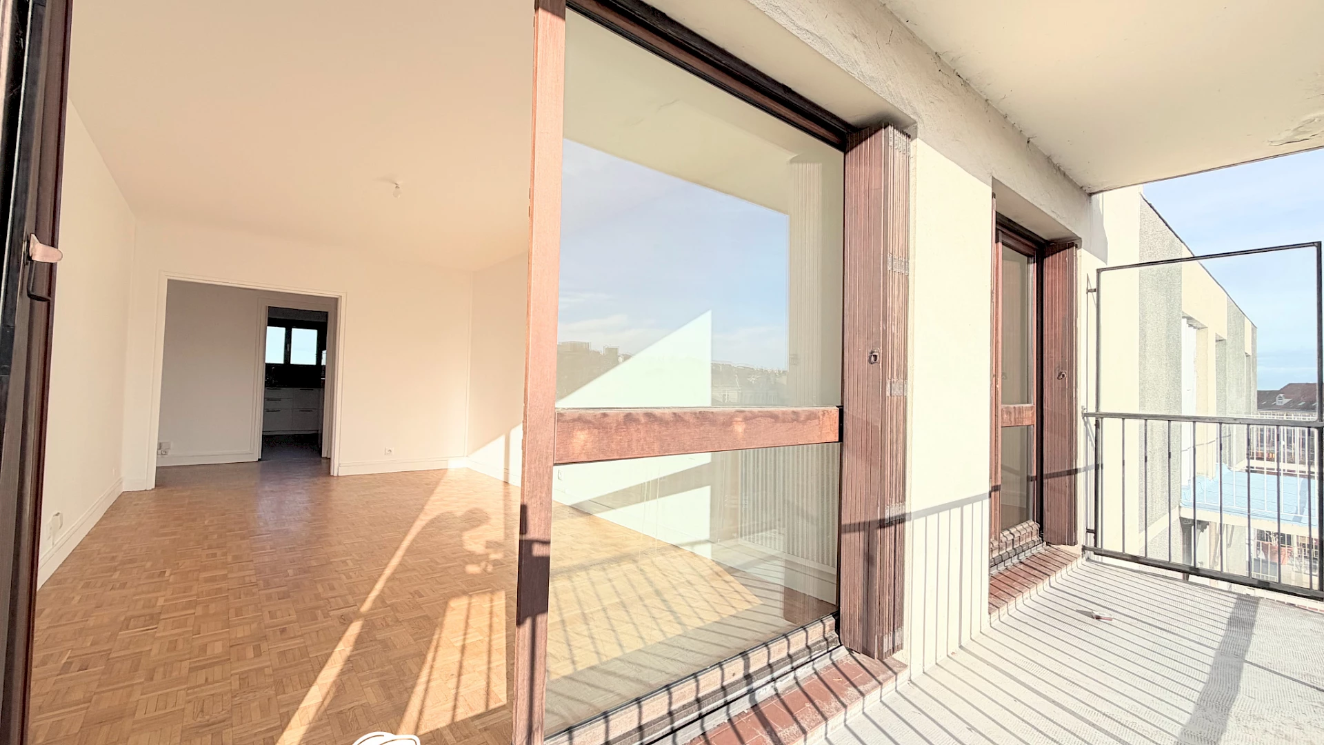 3 pièces non meublée avec balcons, parking et cave - 1