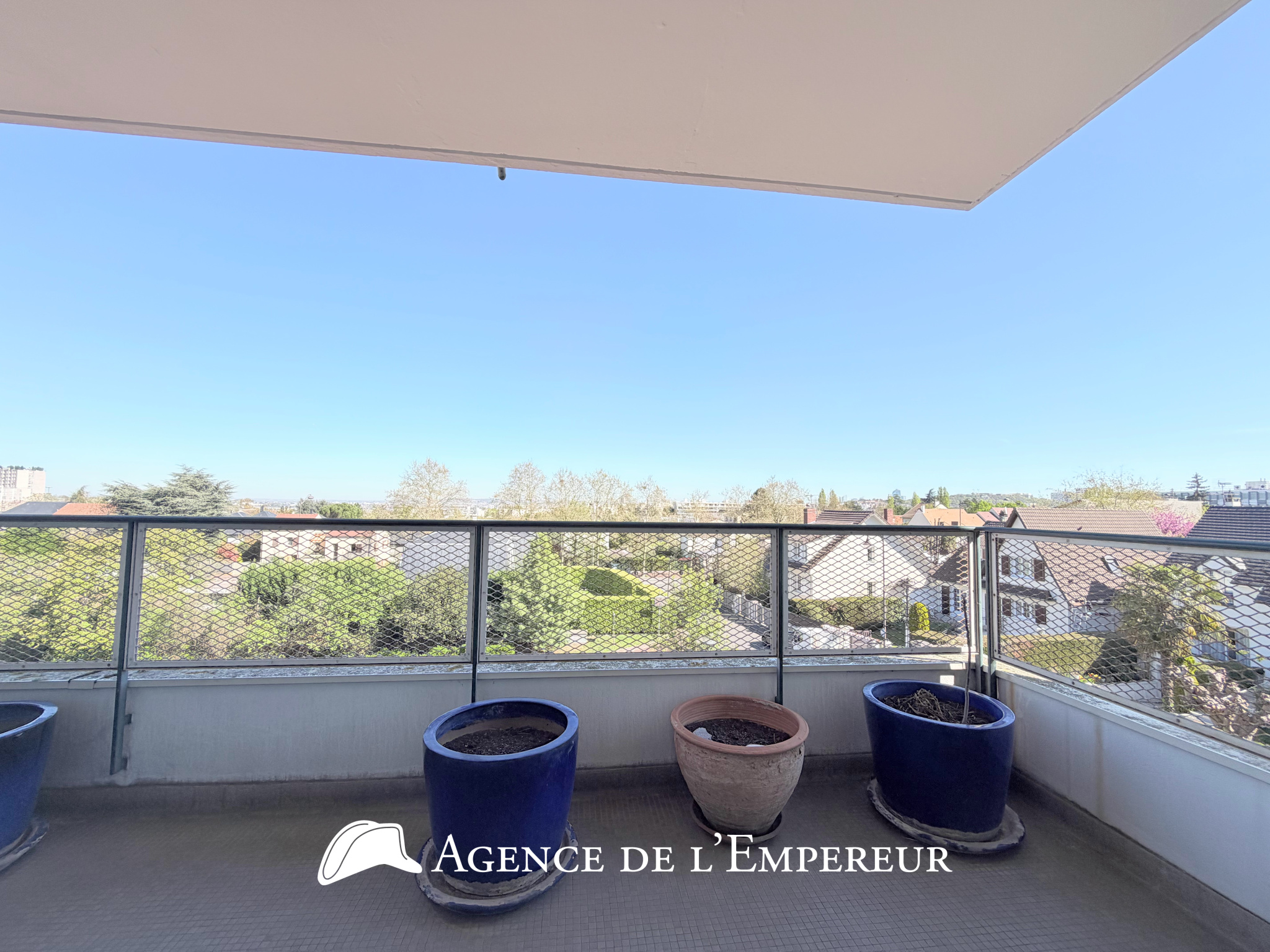 Grand 3 pièces de 93 m2   2 terrasses, 2 parkings et cave. - 17