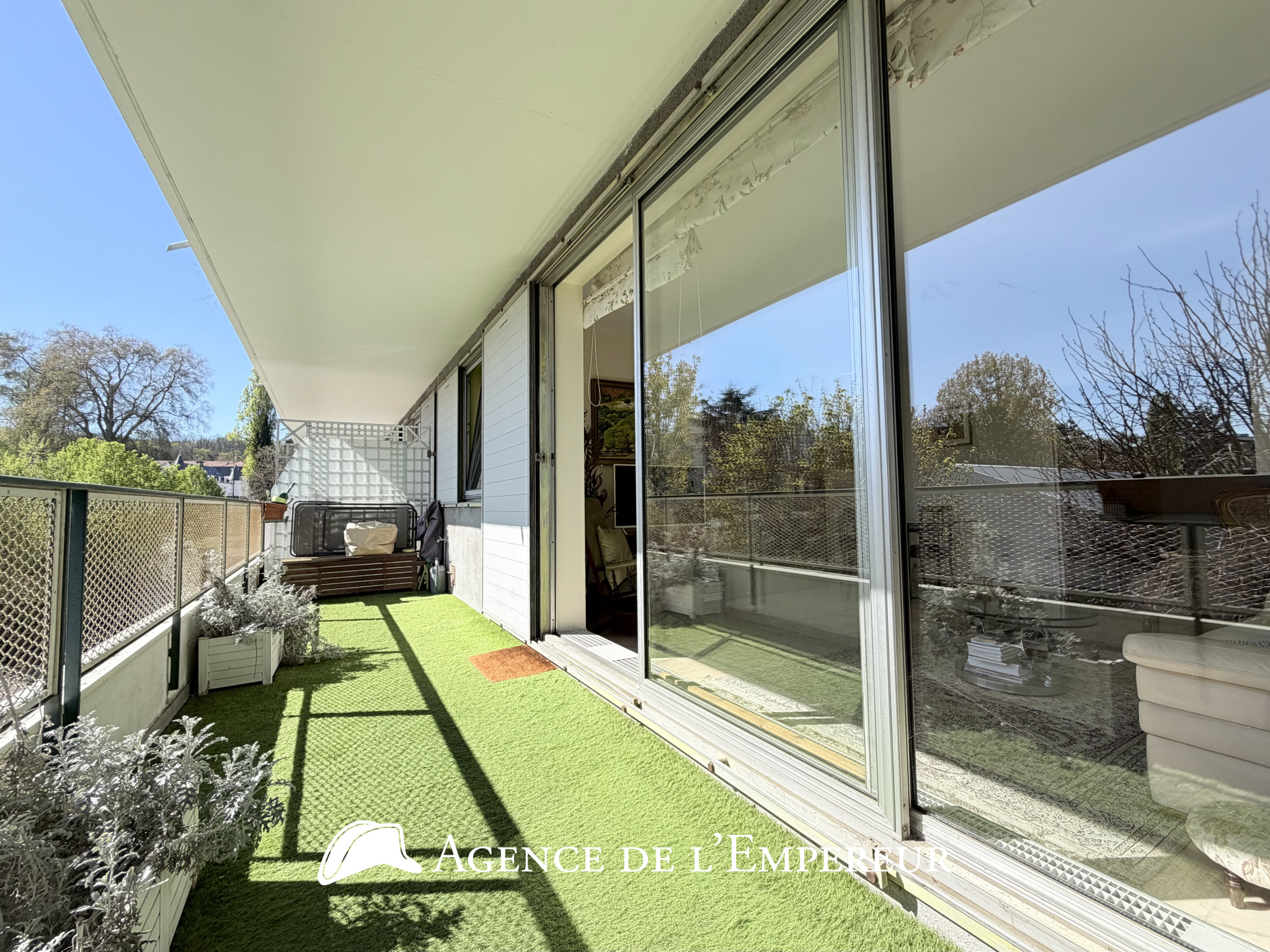 Grand 3 pièces de 93 m2   2 terrasses, 2 parkings et cave. - 8