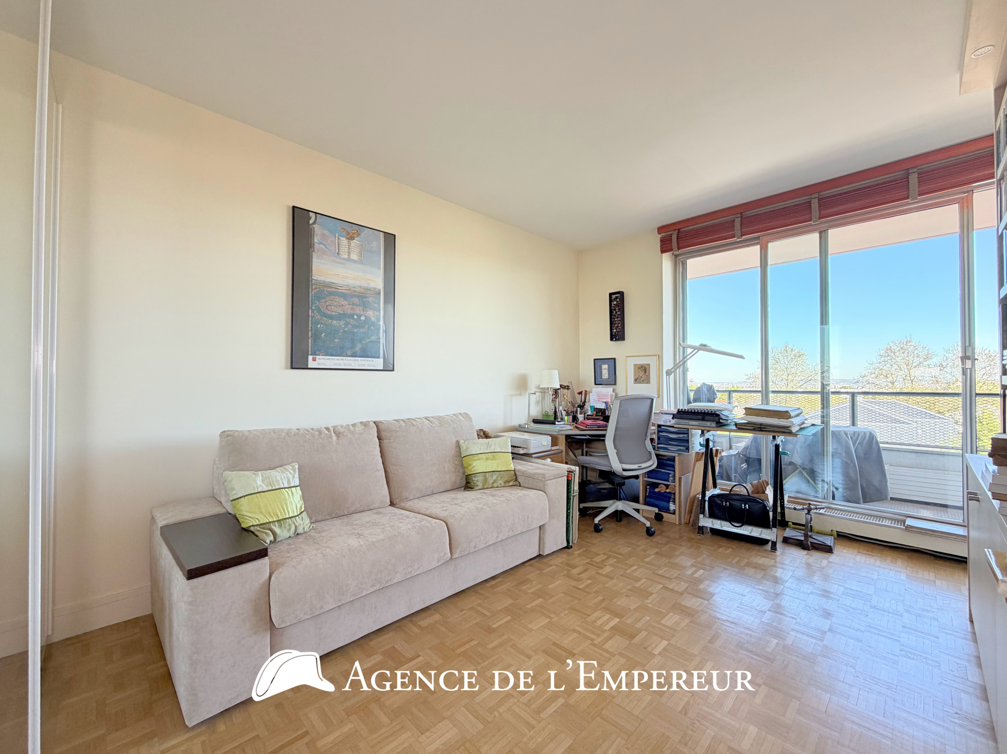 Grand 3 pièces de 93 m2   2 terrasses, 2 parkings et cave. - 14