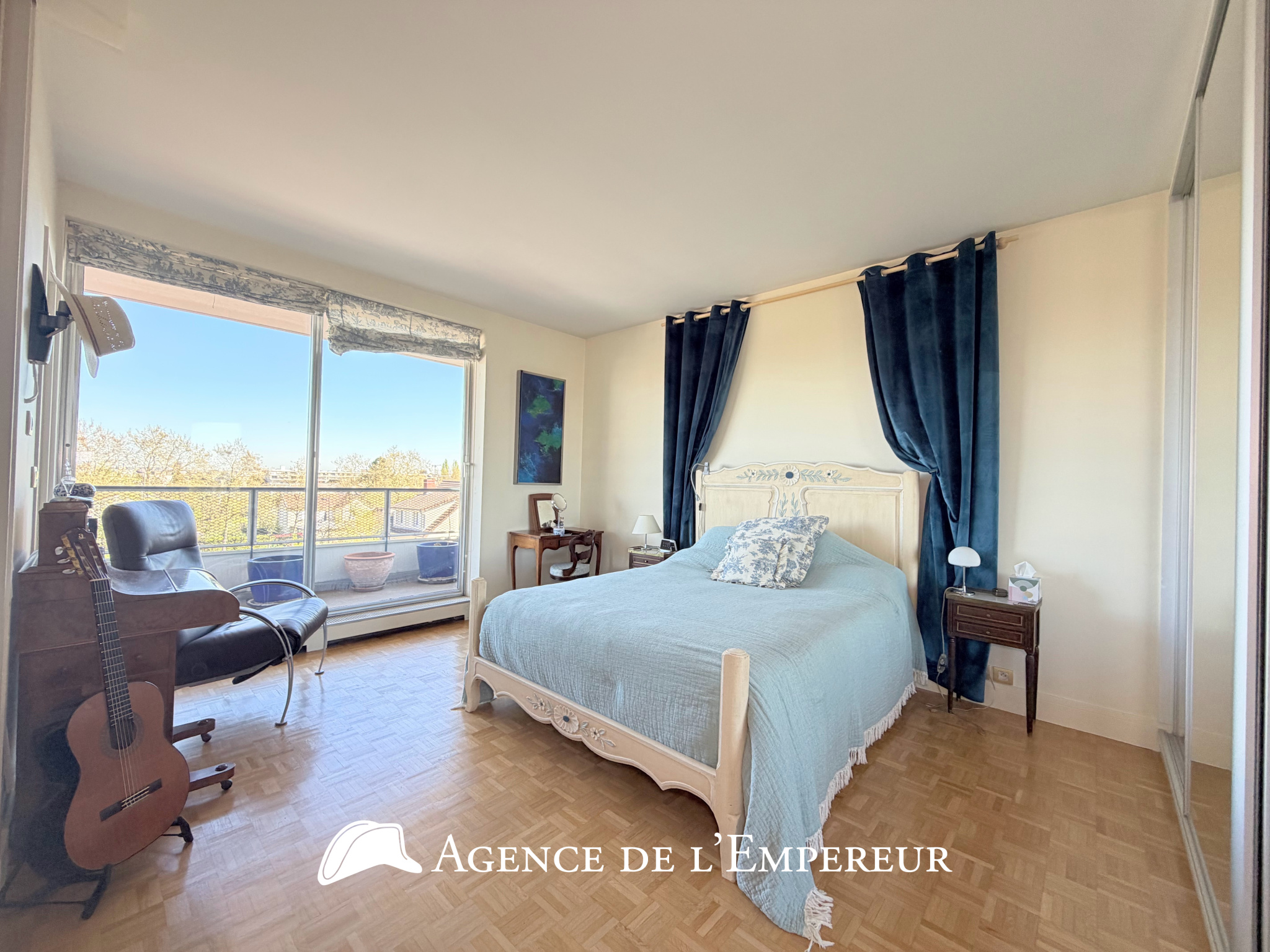 Grand 3 pièces de 93 m2   2 terrasses, 2 parkings et cave. - 11