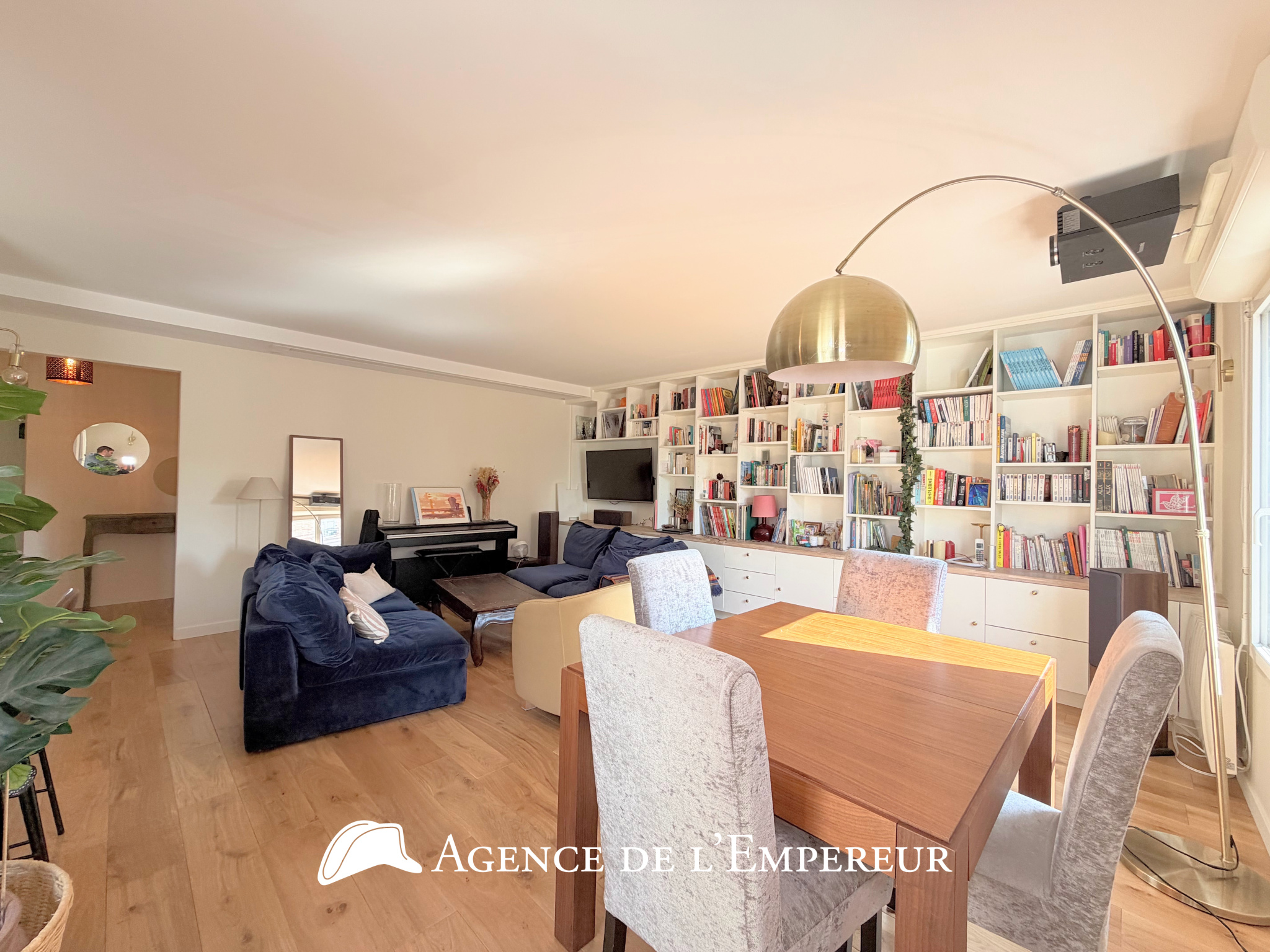 4 Pièces de 84,1 m2 - Suresnes - 2