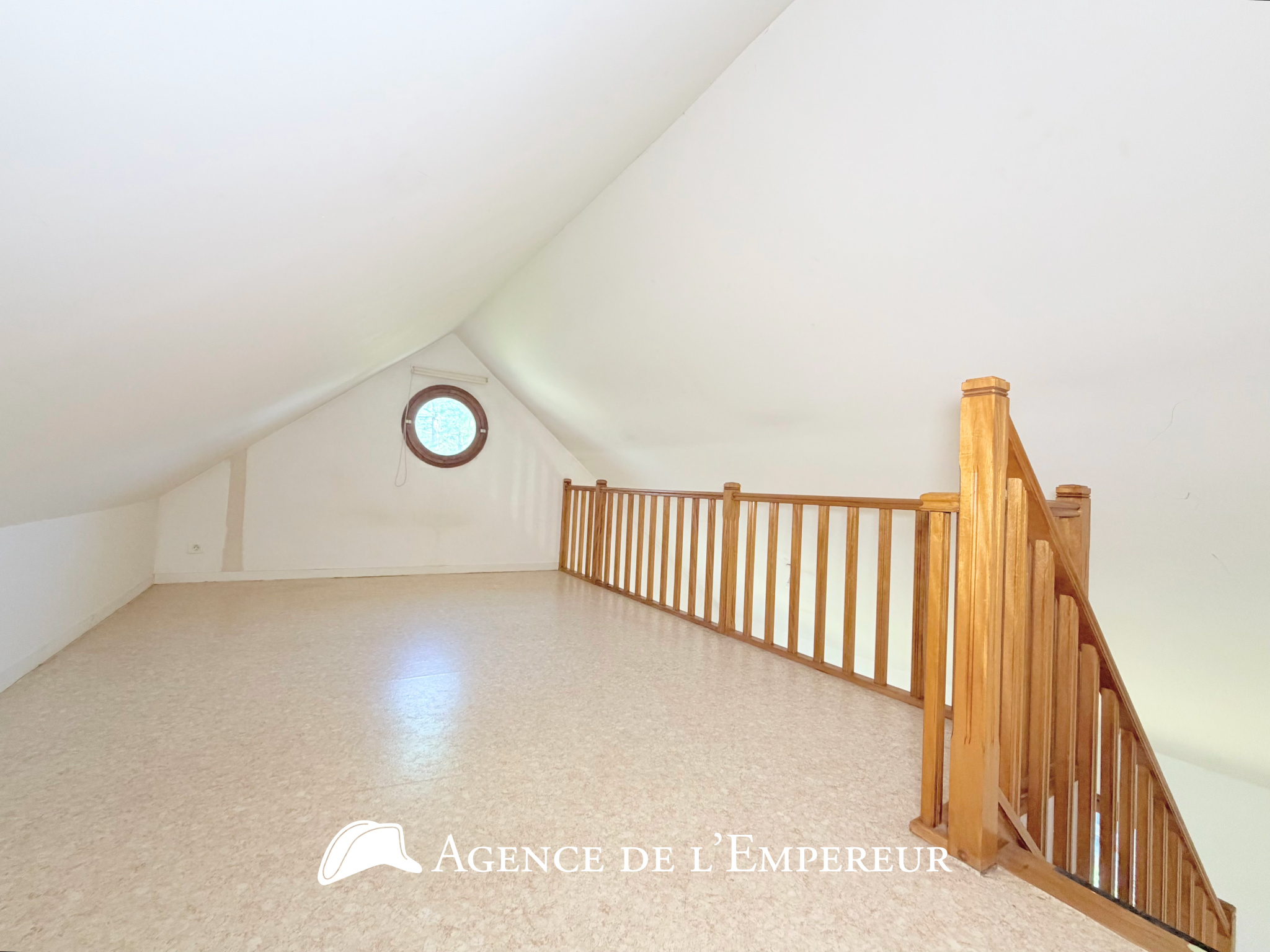 MAISON 7 PIÈCES BUZENVAL - 15