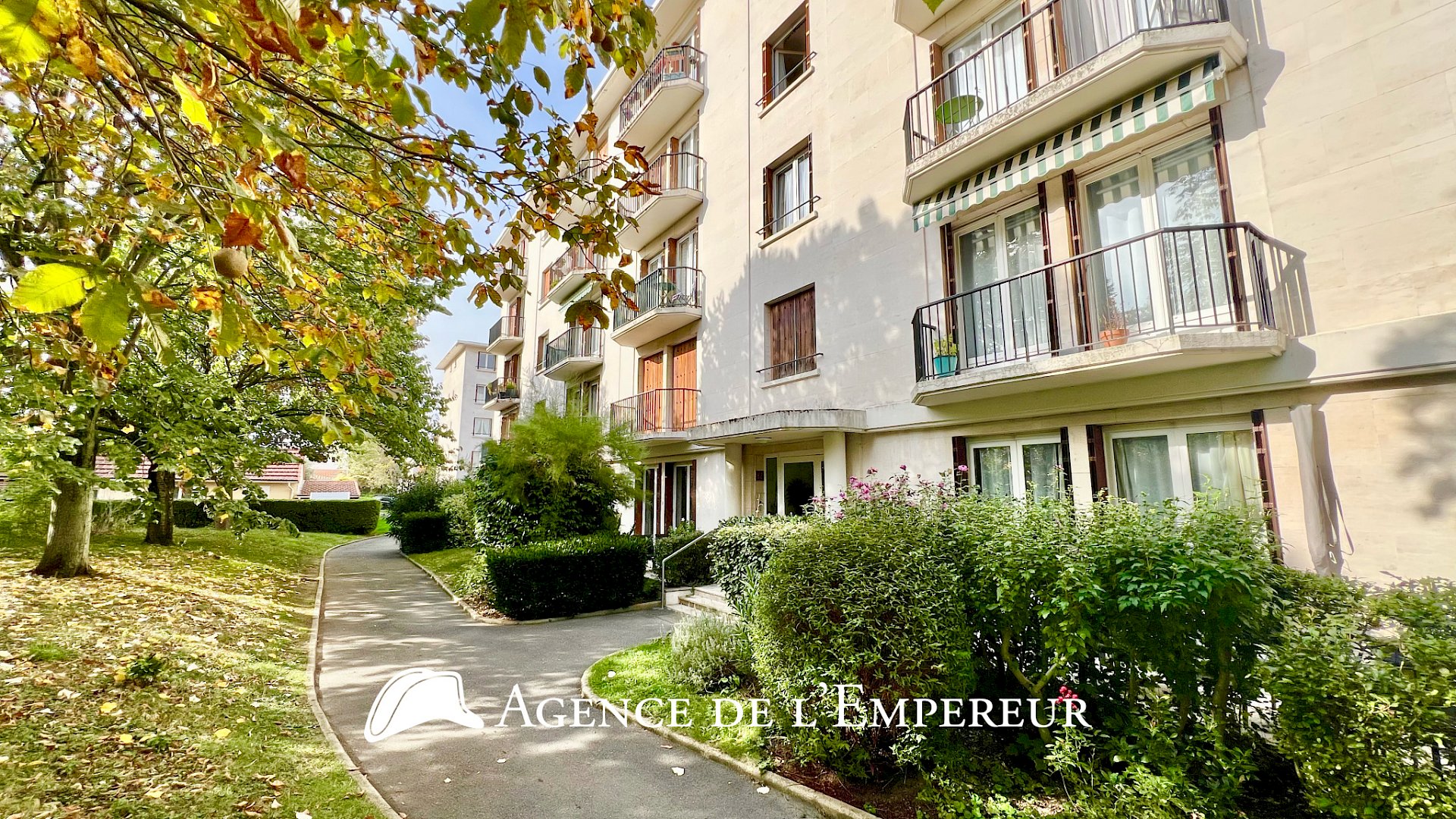 Appartement 3 pièces avec balcon et cheminée. - 1