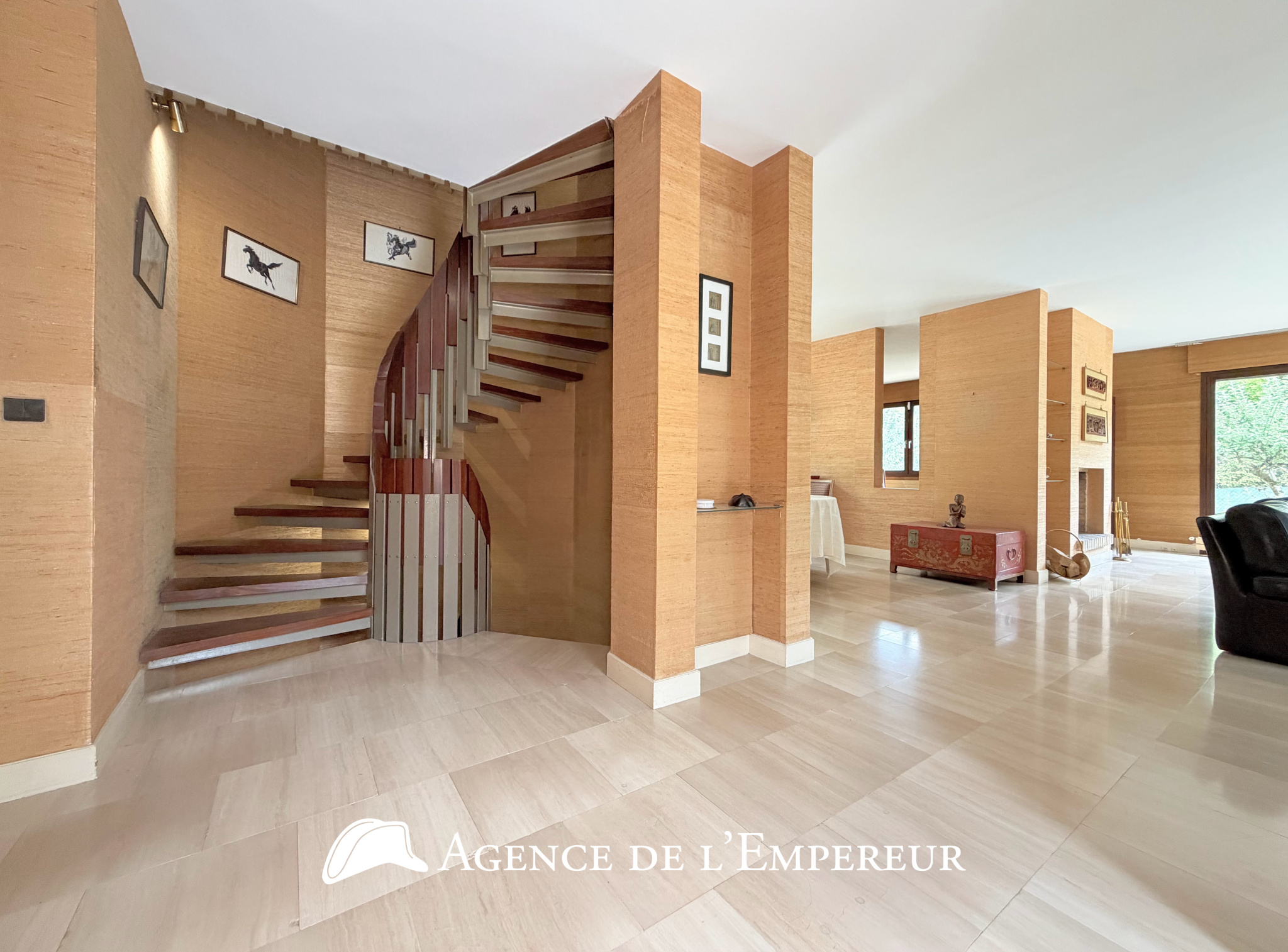 MAISON D'ARCHITECTE — 6 CHAMBRES — PARCELLE 1 190 m2 - 6