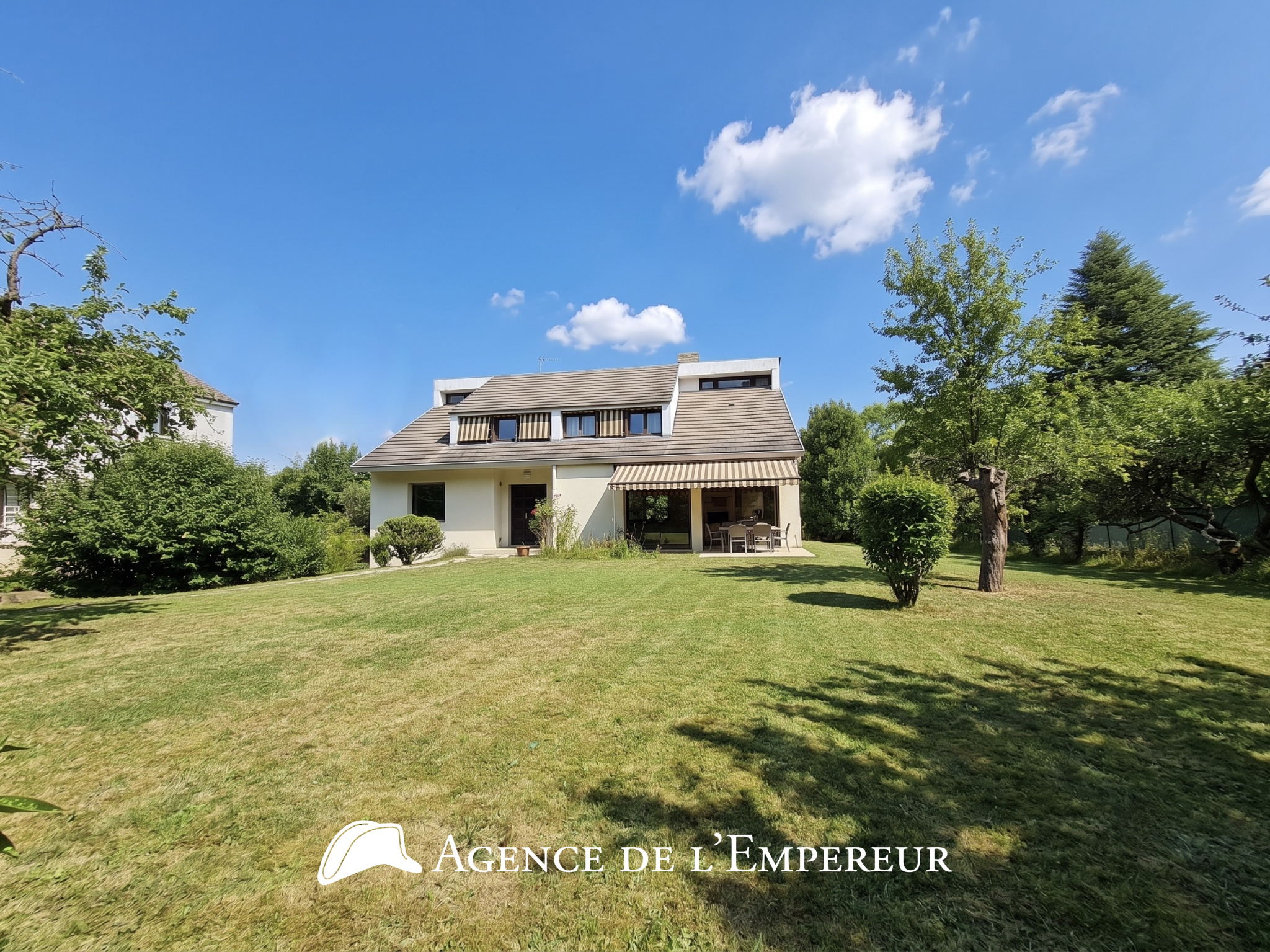 MAISON D'ARCHITECTE — 6 CHAMBRES — PARCELLE 1 190 m2 - 14