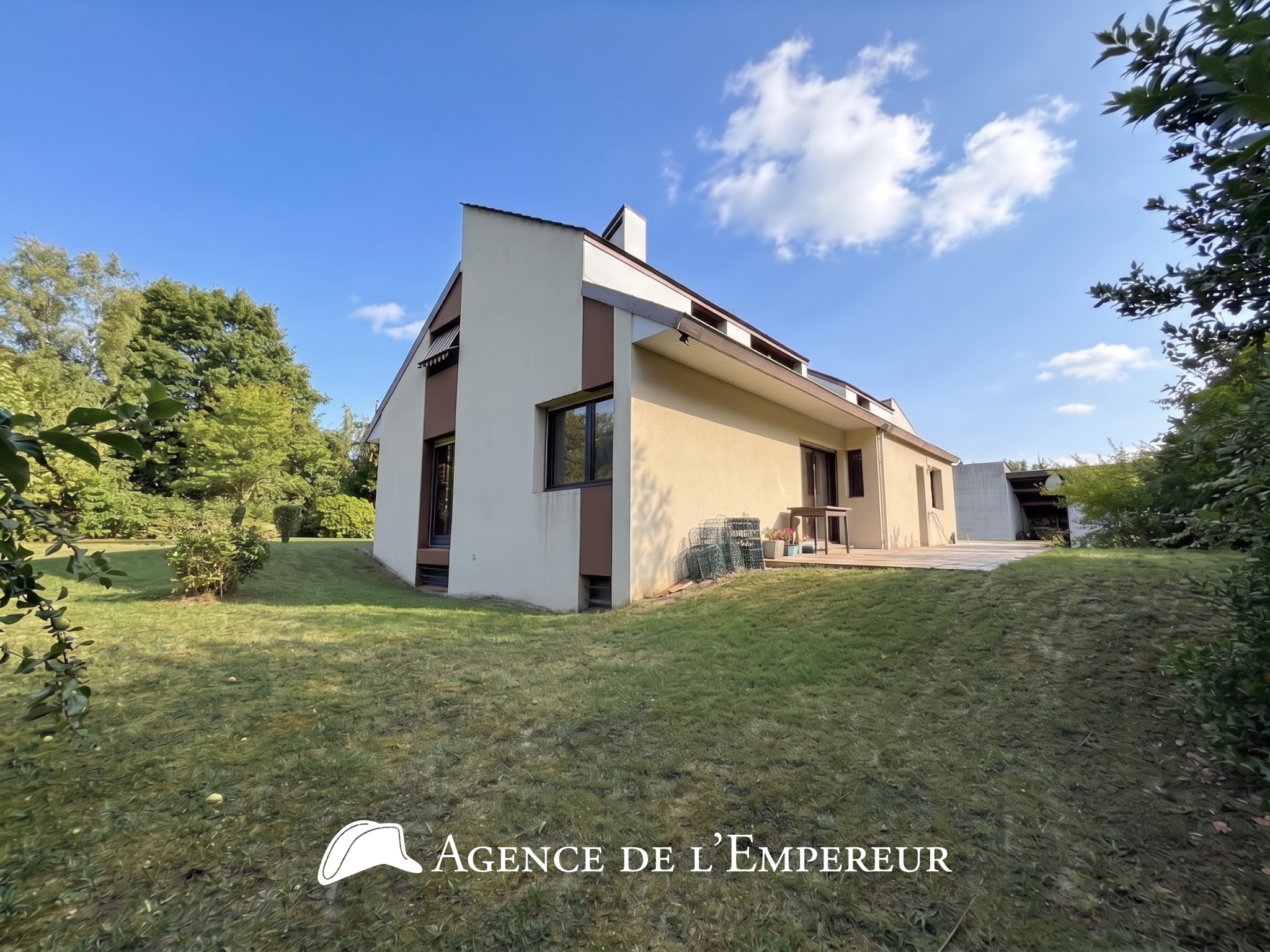 MAISON D'ARCHITECTE — 6 CHAMBRES — PARCELLE 1 190 m2 - 5
