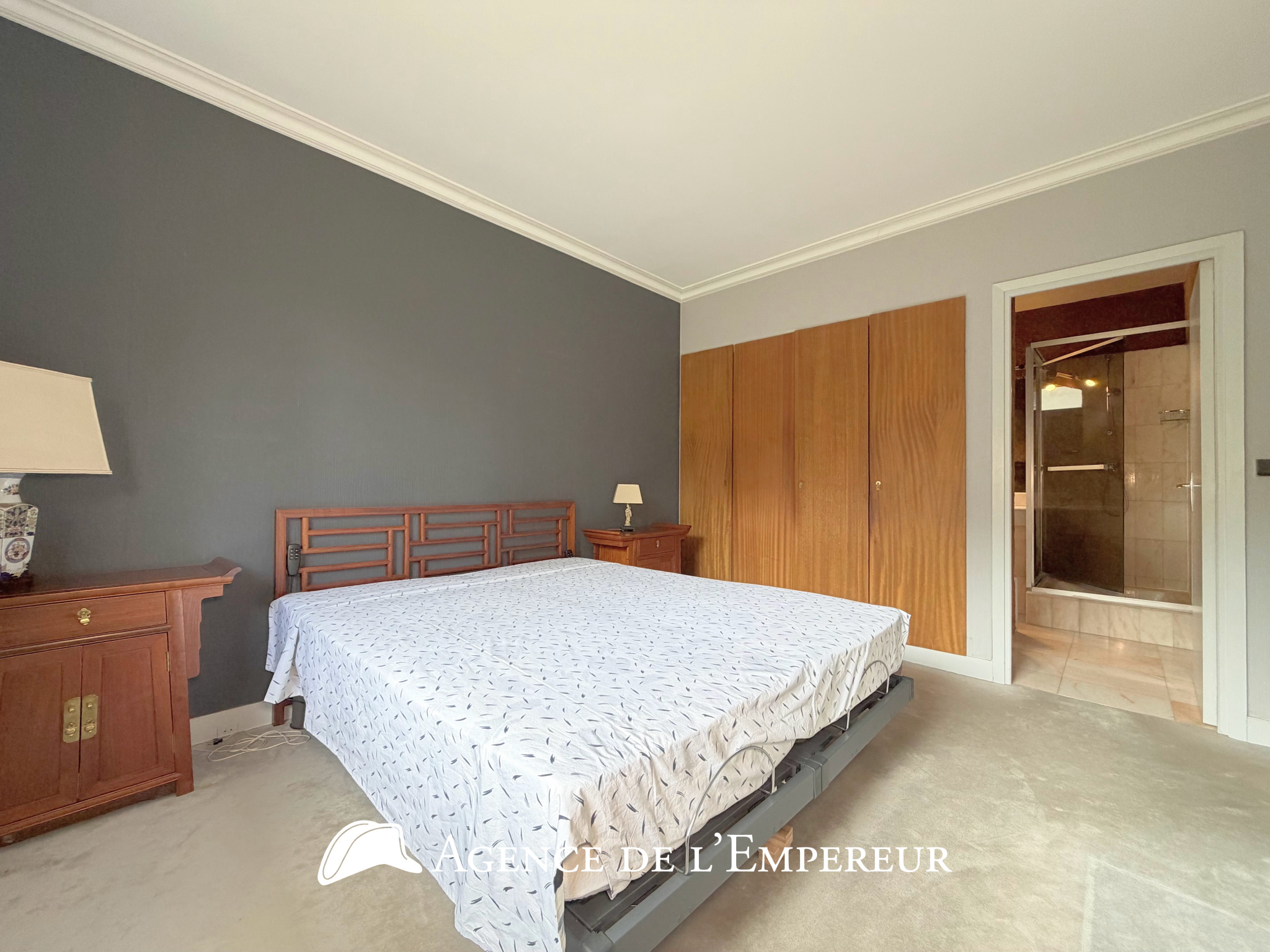 MAISON D'ARCHITECTE — 6 CHAMBRES — PARCELLE 1 190 m2 - 18