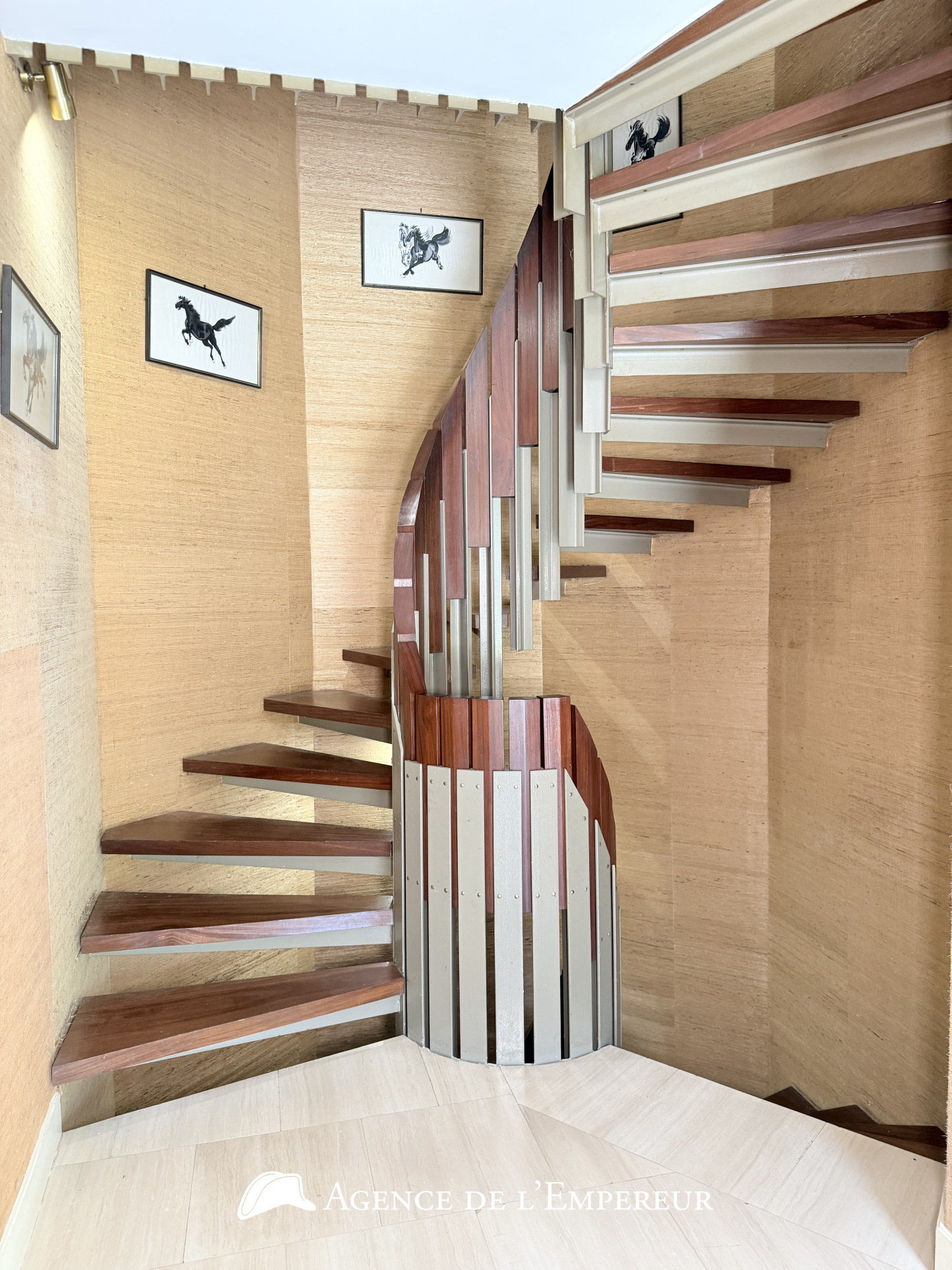 MAISON D'ARCHITECTE — 6 CHAMBRES — PARCELLE 1 190 m2 - 21