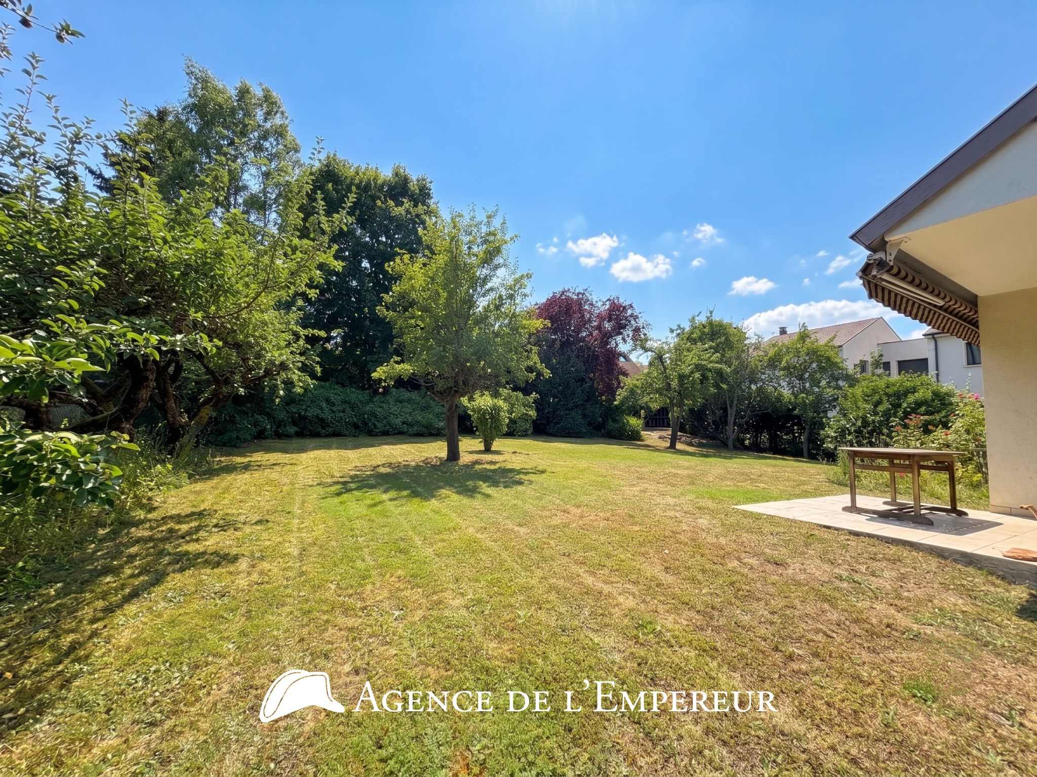 MAISON D'ARCHITECTE — 6 CHAMBRES — PARCELLE 1 190 m2 - 3