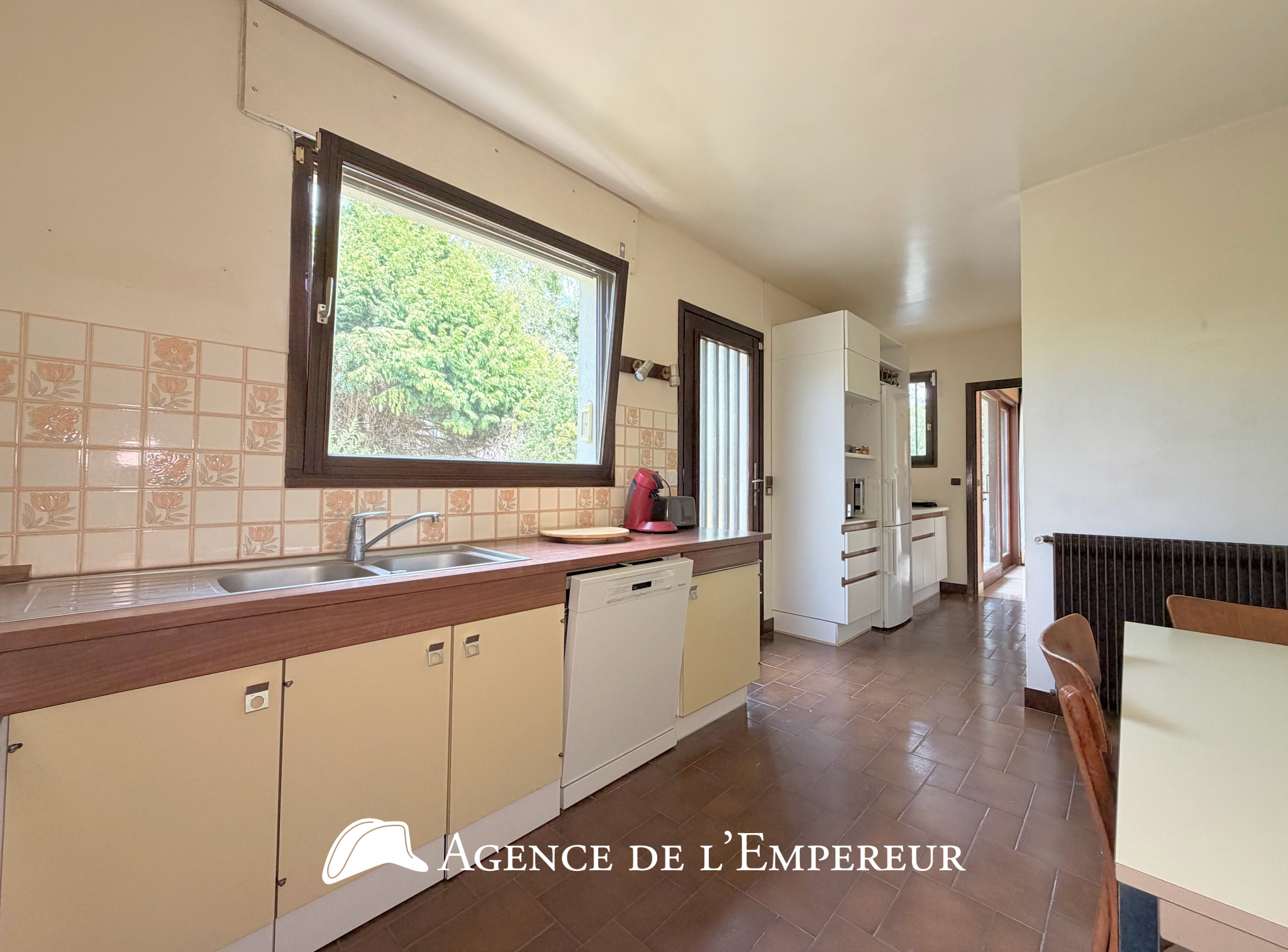MAISON D'ARCHITECTE — 6 CHAMBRES — PARCELLE 1 190 m2 - 17