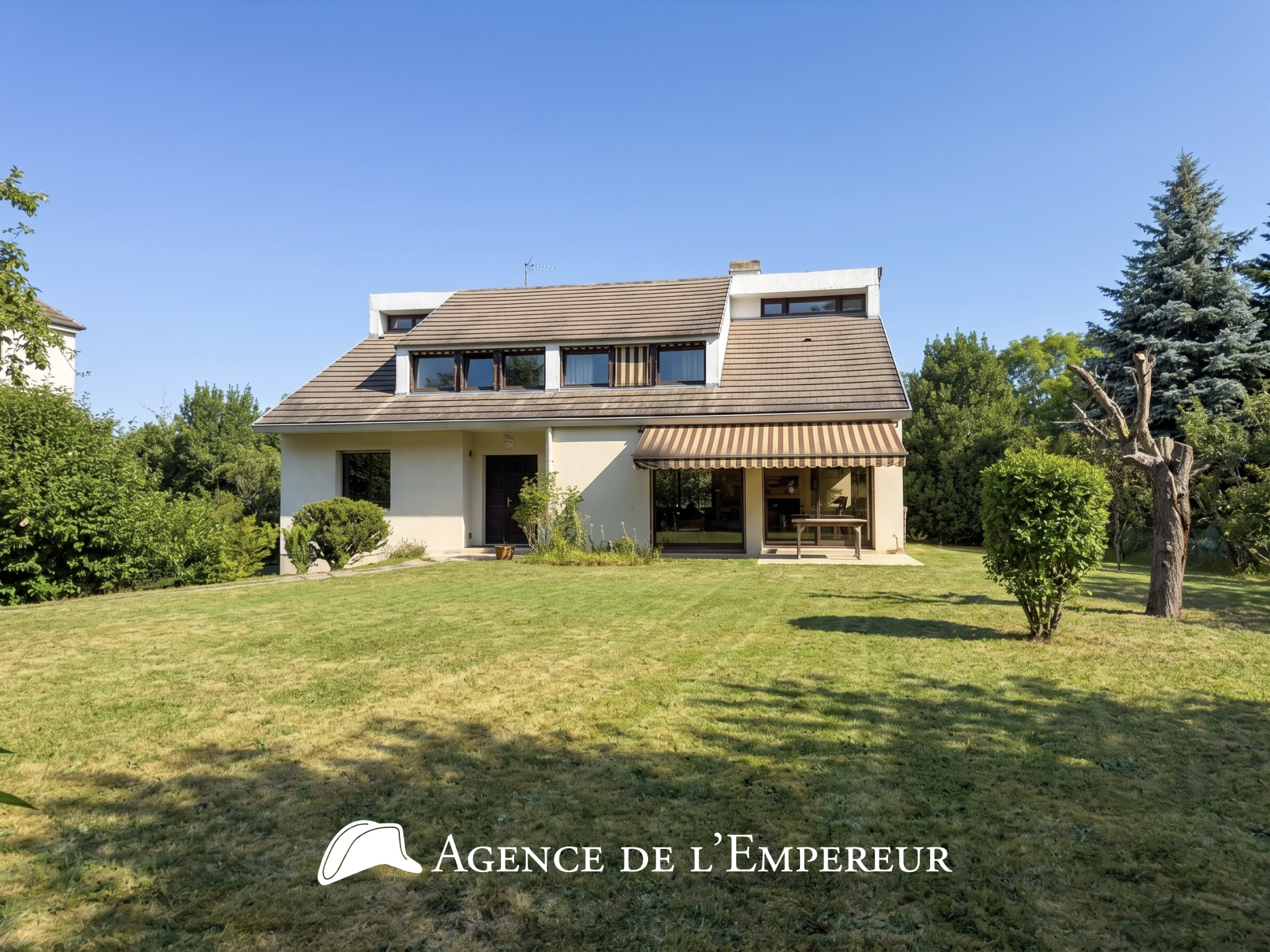 MAISON D'ARCHITECTE — 6 CHAMBRES — PARCELLE 1 190 m2 - 4