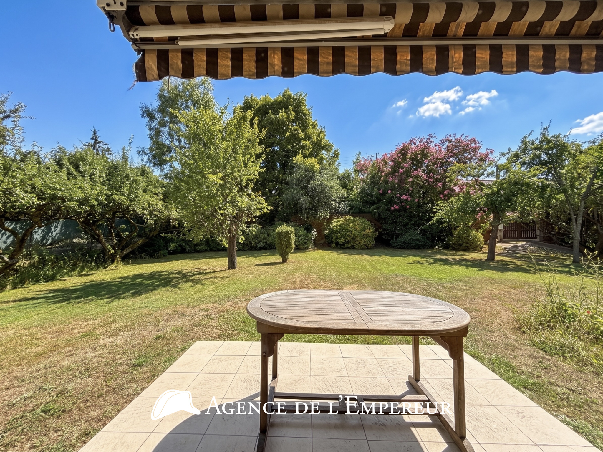 MAISON D'ARCHITECTE — 6 CHAMBRES — PARCELLE 1 190 m2 - 13