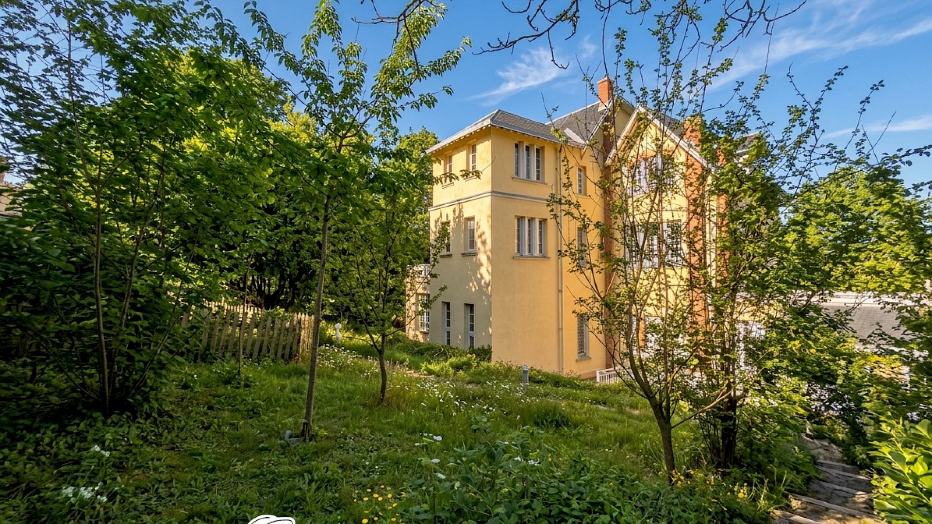 Demeure dans le Parc de la Malmaison, parcelle de 3 000 m2 - 1