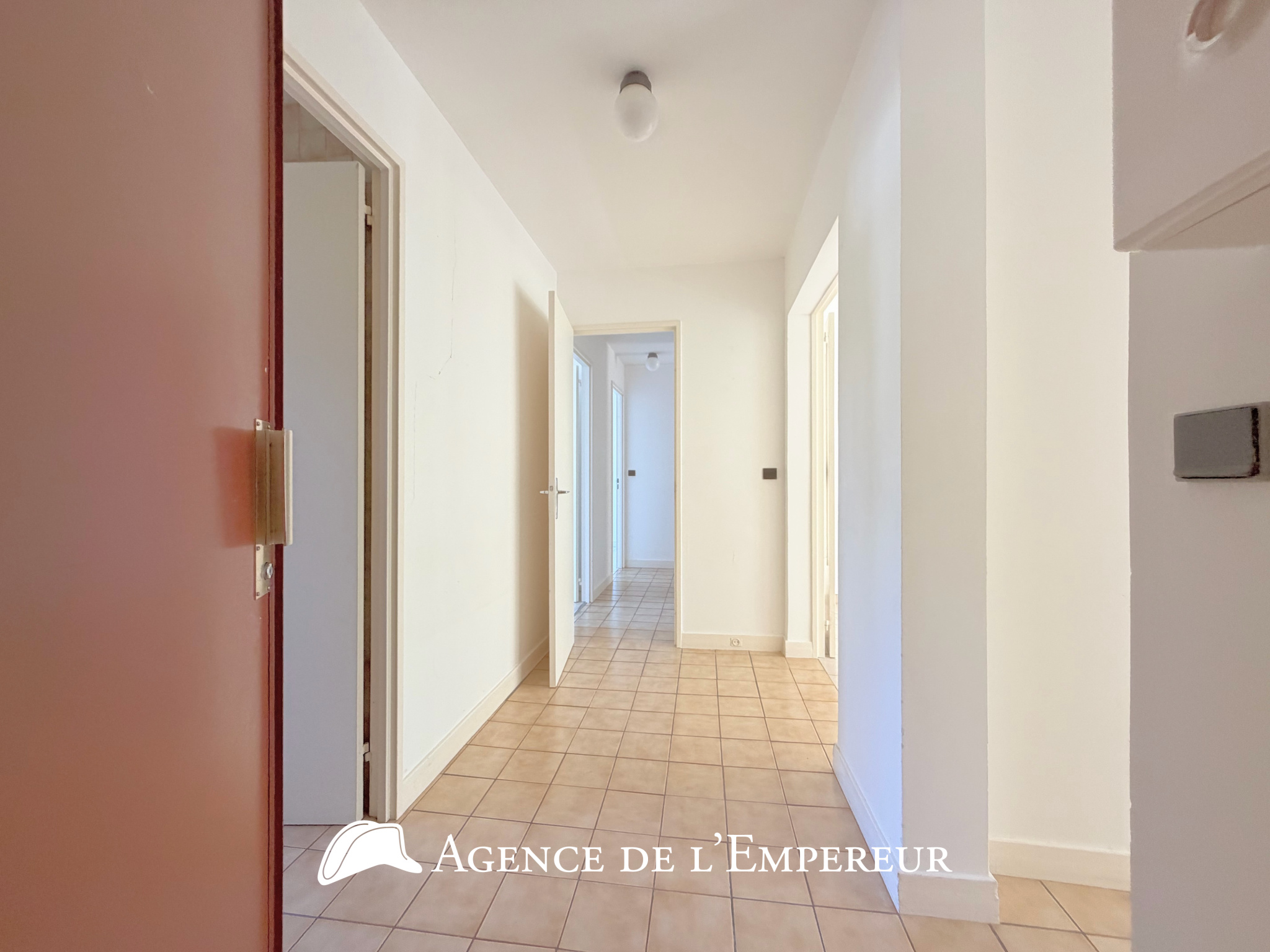 Appartement traversant 5 pièces - Rueil Buzenval - 15