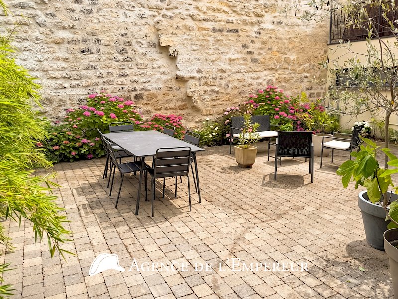 Maison contemporaine avec 120 m2 d'espace extérieur privatif   Rueil cœur de ville