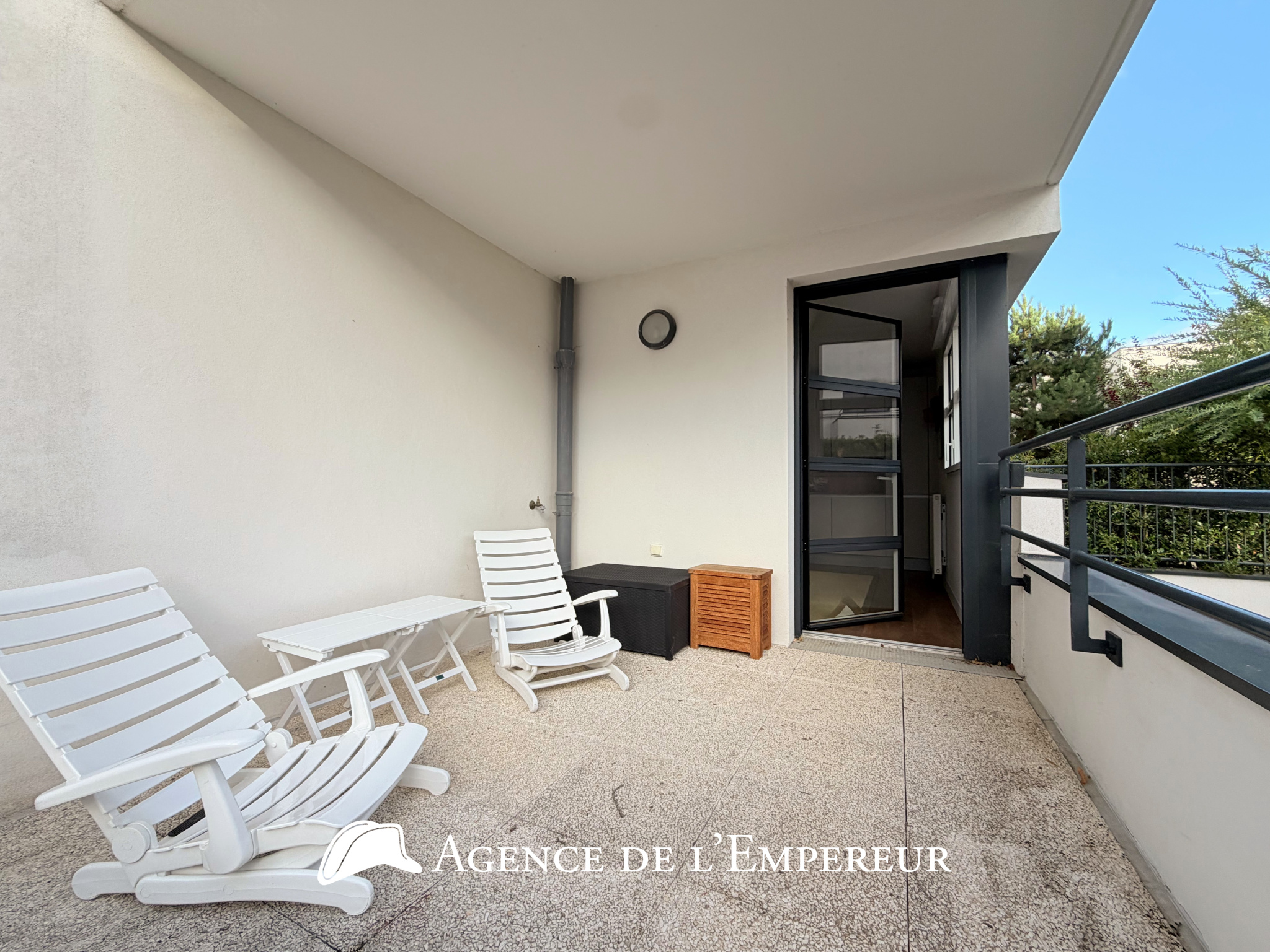 Grand 2 pièces 56 m2 avec terrasse, cave et parking. Résidence Jadis et Demain - 18