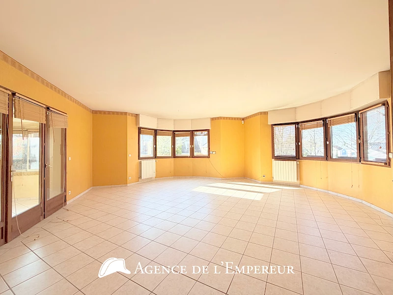 MAISON 7 PIÈCES BUZENVAL