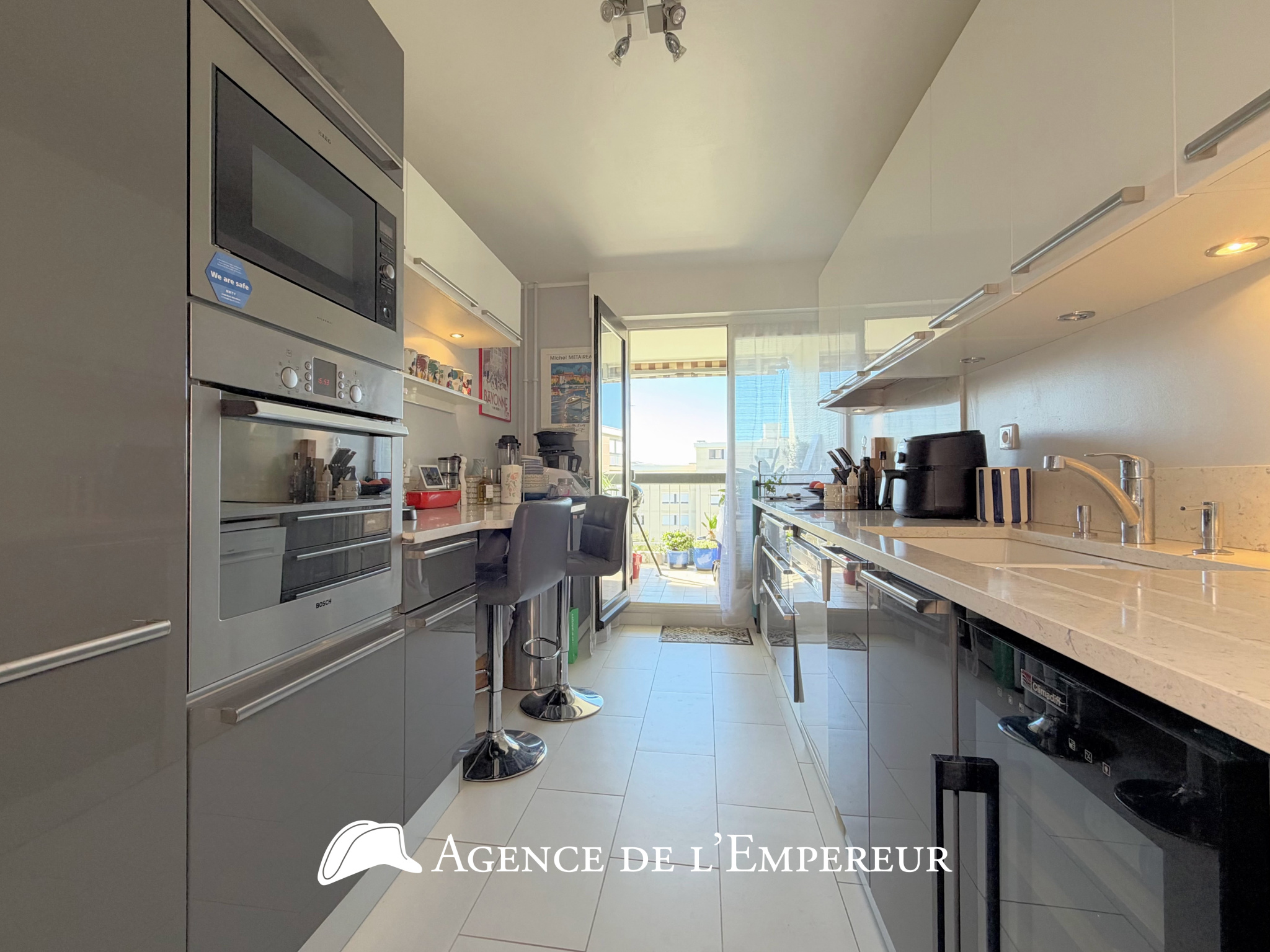 5 pièces, 101,3 m2, balcon, cave et parking. DPE C - 7