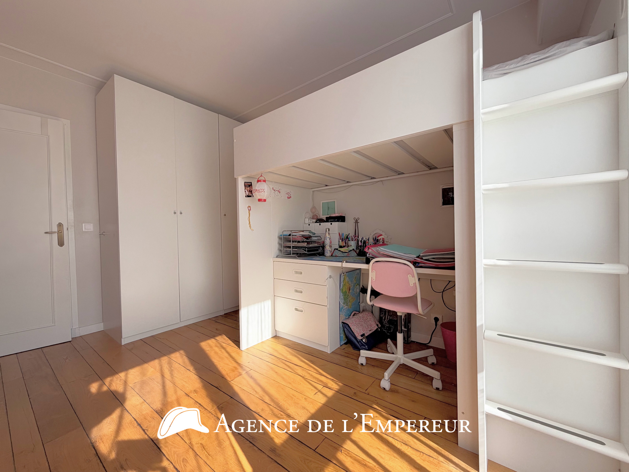 5 pièces, 101,3 m2, balcon, cave et parking. DPE C - 18