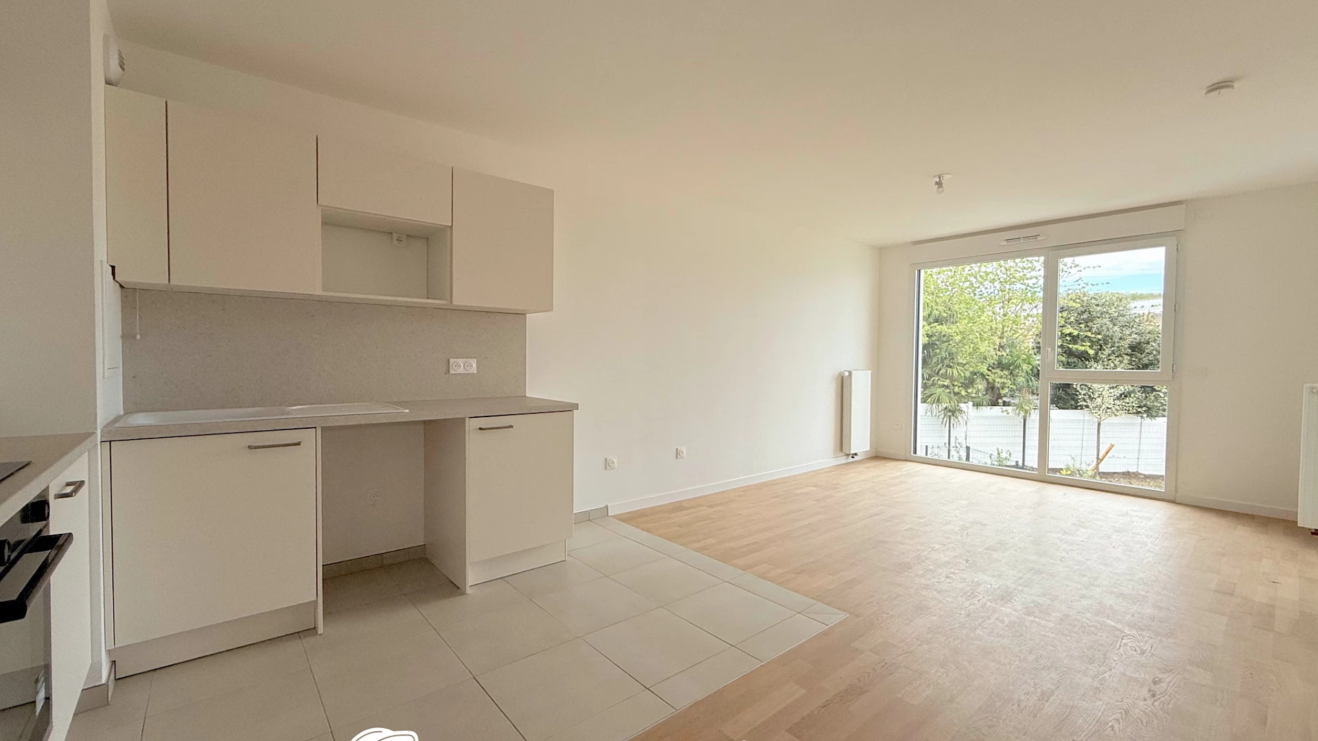 2 pièces Location non meublée - Buzenval - 1