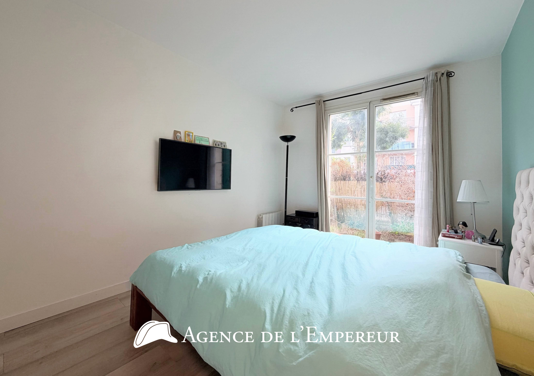 4 pièces - terrasse 56 m2 - 2 parkings et cave. Résidence Villa Racine - 14