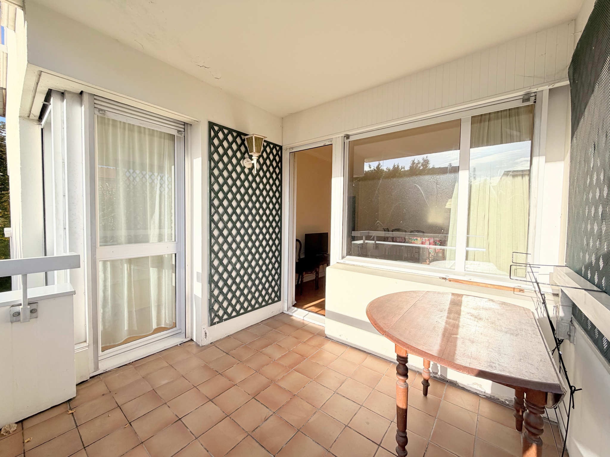 Grand 3 pièces avec terrasse, box et cave, à deux pas du centre-ville - 4