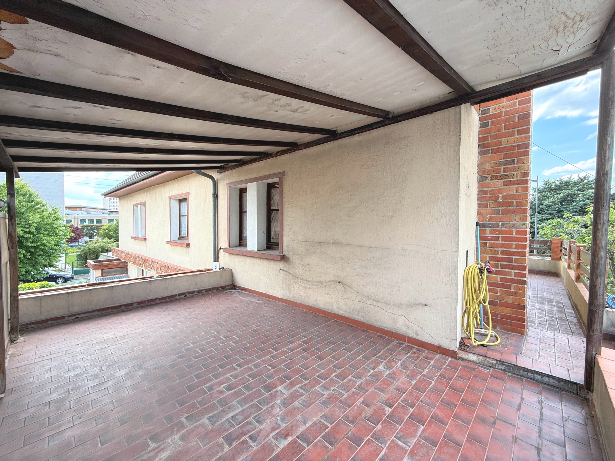 MAISON 8 PIÈCES - PLATEAU RUEIL - 17
