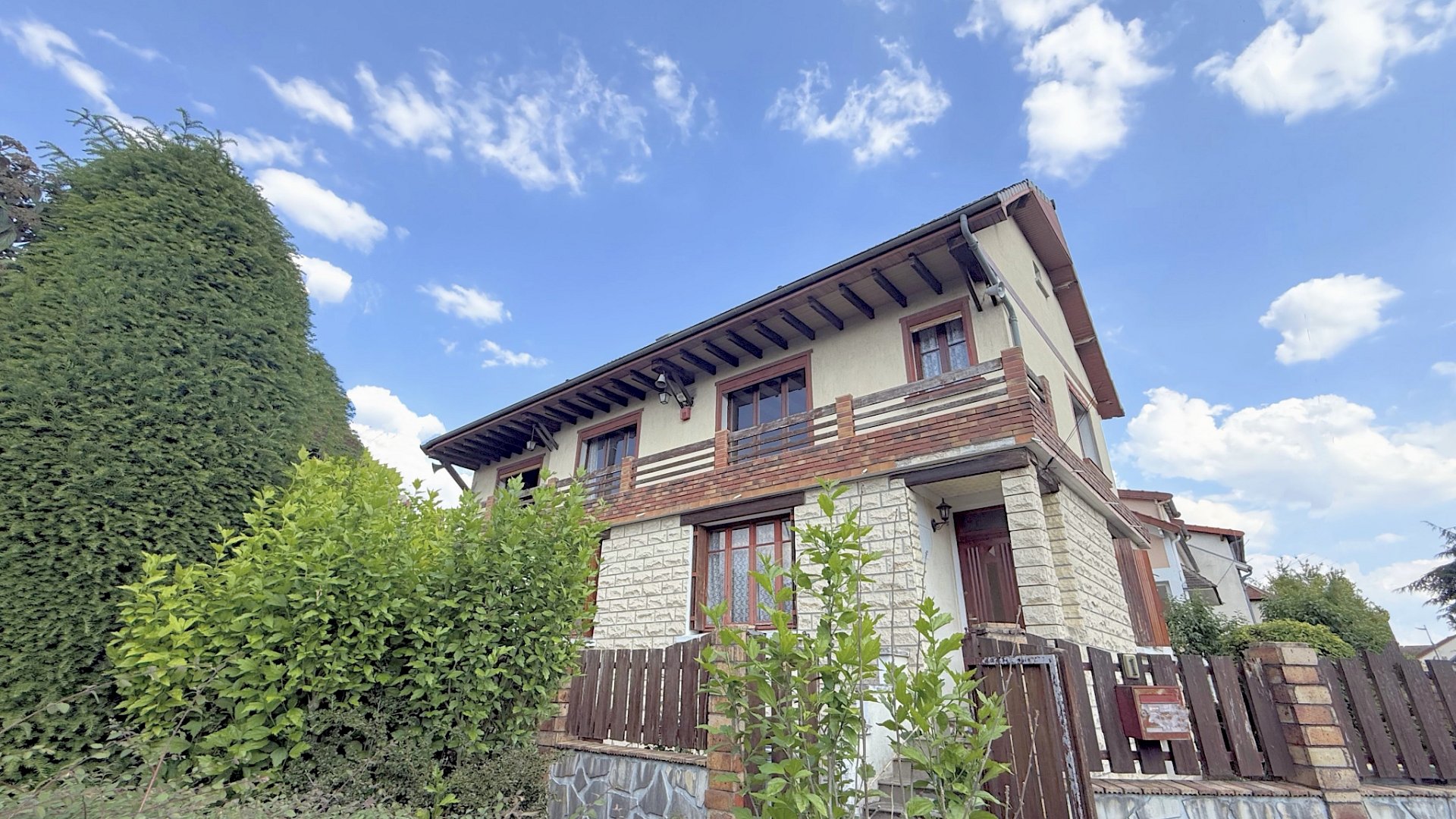 MAISON 8 PIÈCES - PLATEAU RUEIL - 1