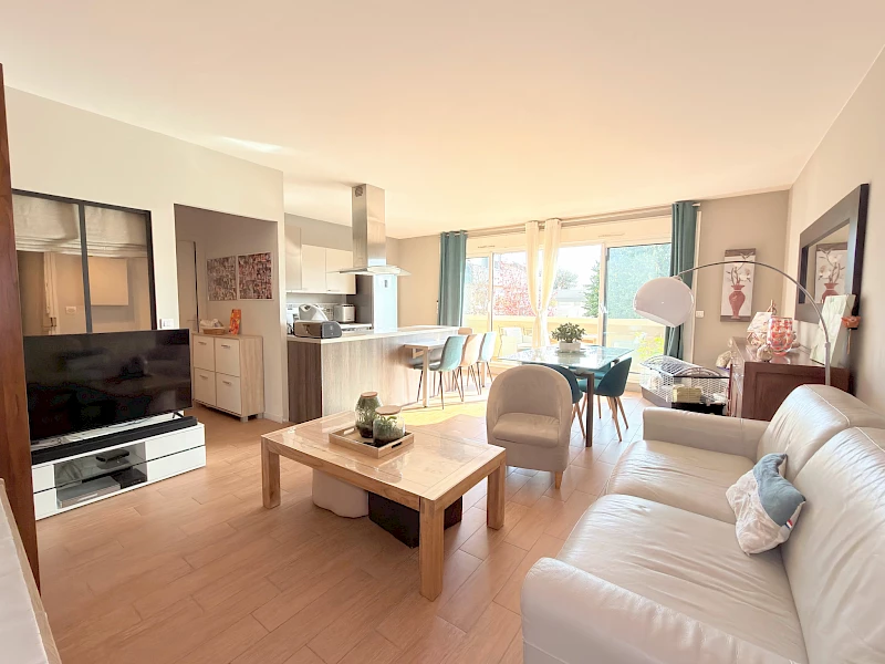 Appartement 4 pièces avec terrasse et box