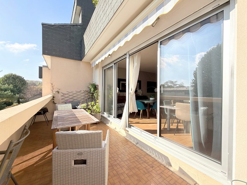 Appartement 4 pièces avec terrasse et box