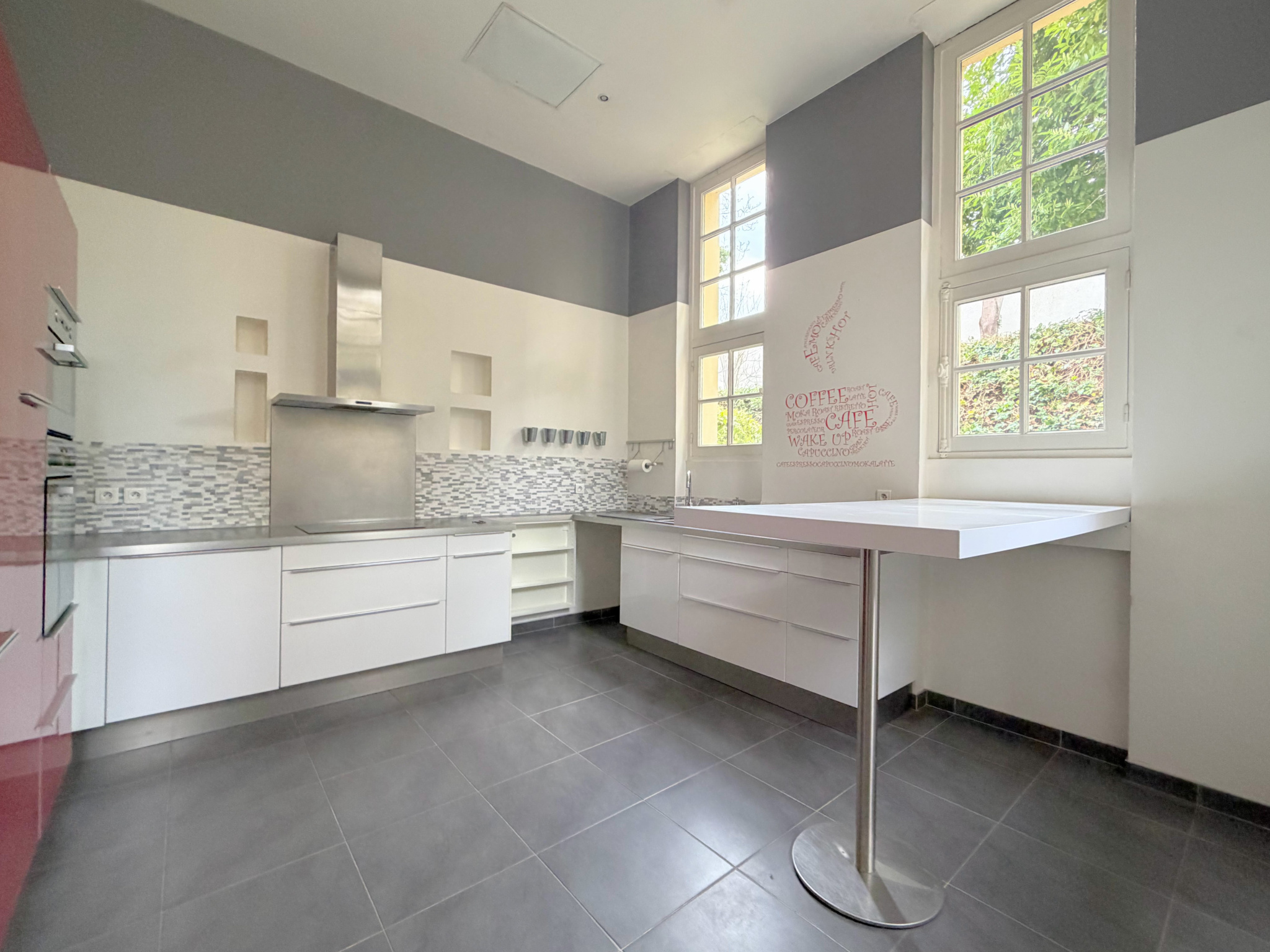 Demeure de 412 m2 habitables, parcelle de 3 000 m2   Parc de la Malmaison - 26