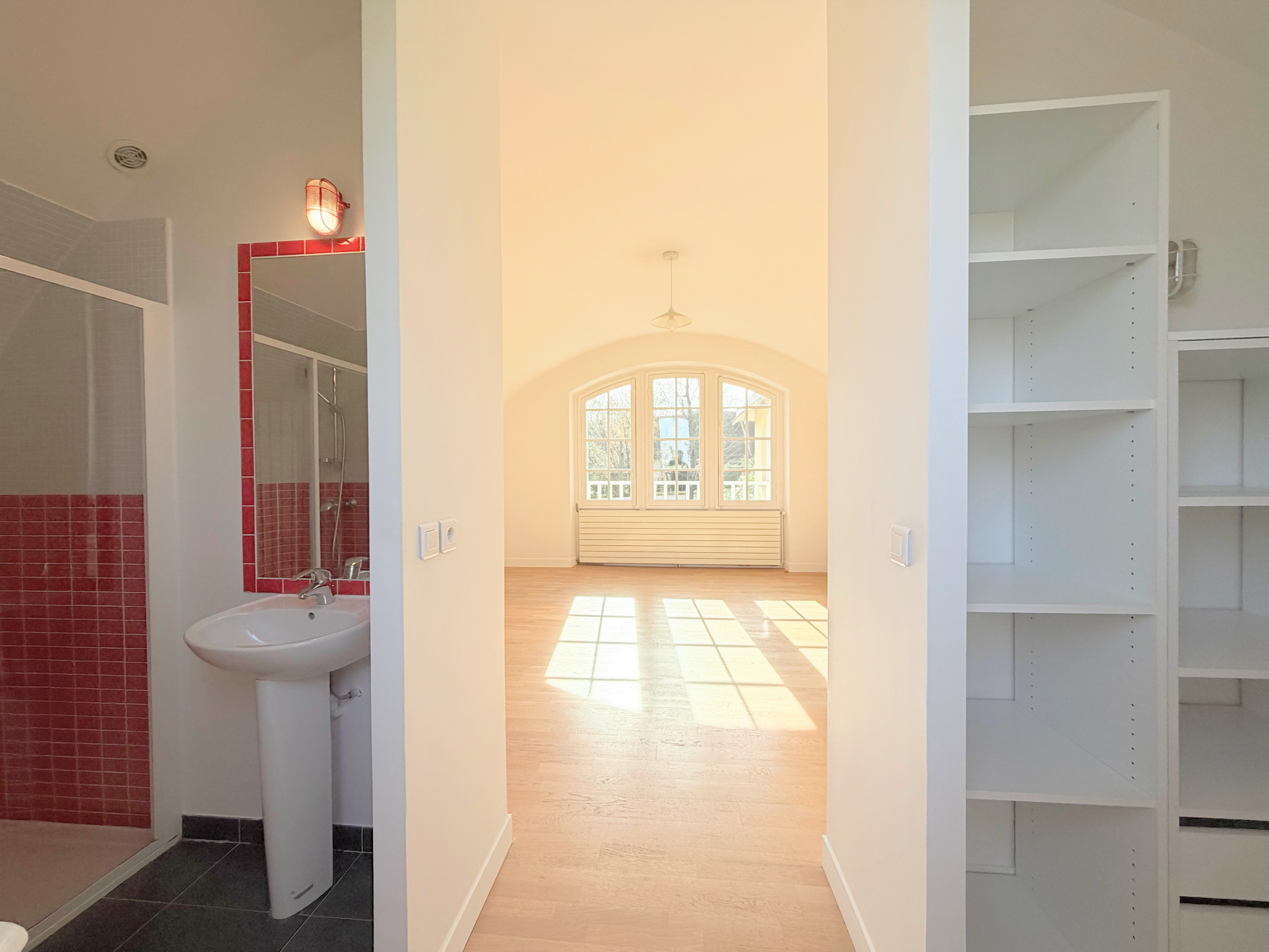 Demeure de 412 m2 habitables, parcelle de 3 000 m2   Parc de la Malmaison - 17