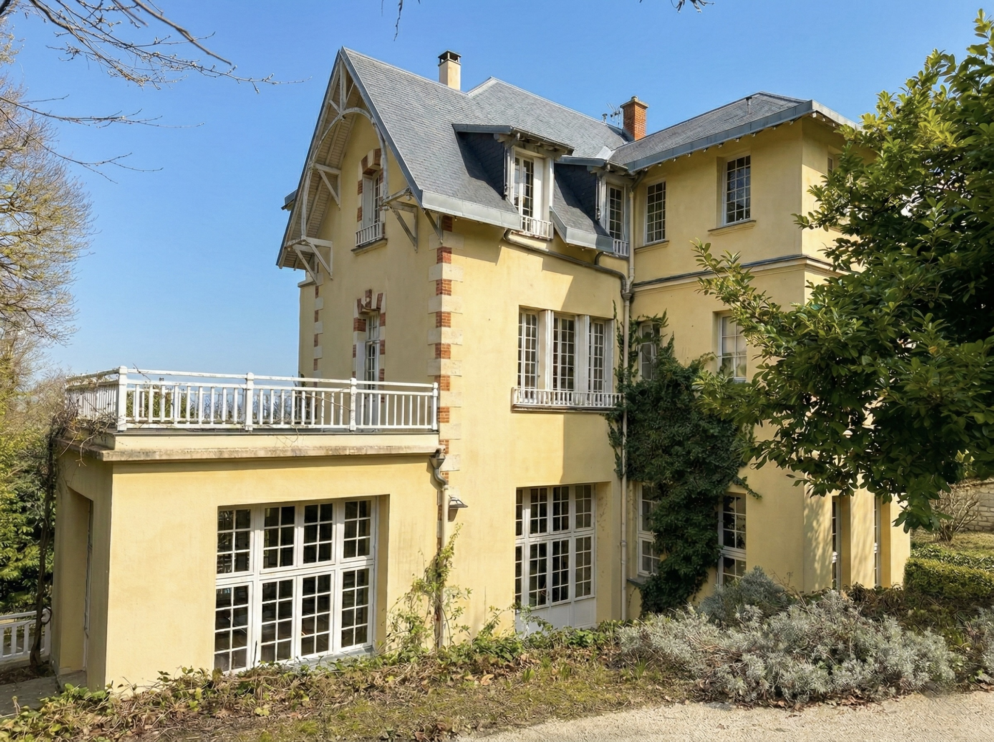 Demeure de 412 m2 habitables, parcelle de 3 000 m2   Parc de la Malmaison - 2
