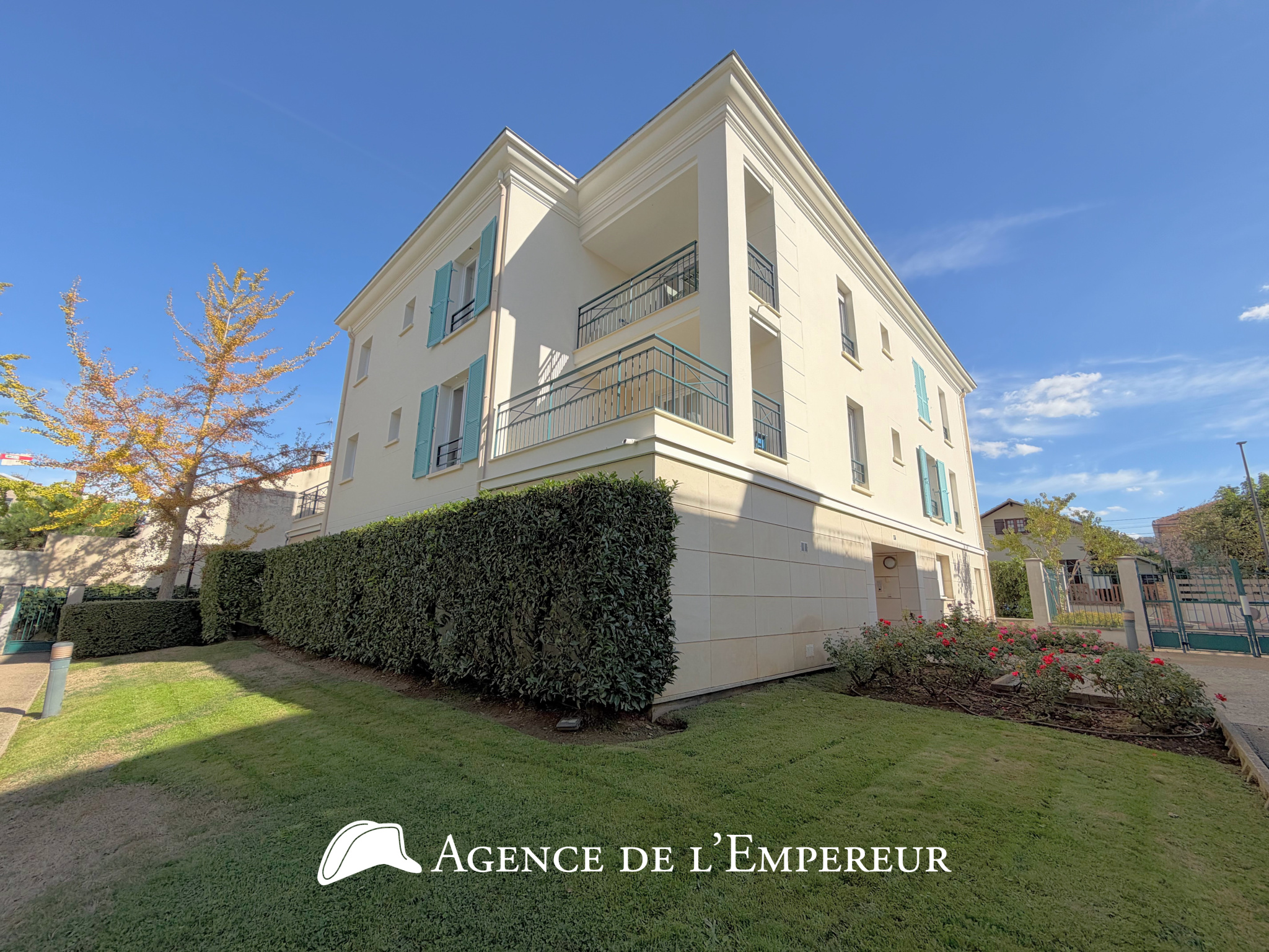 2 pièces de 49 m2 avec terrasse, parking et cave. - 4