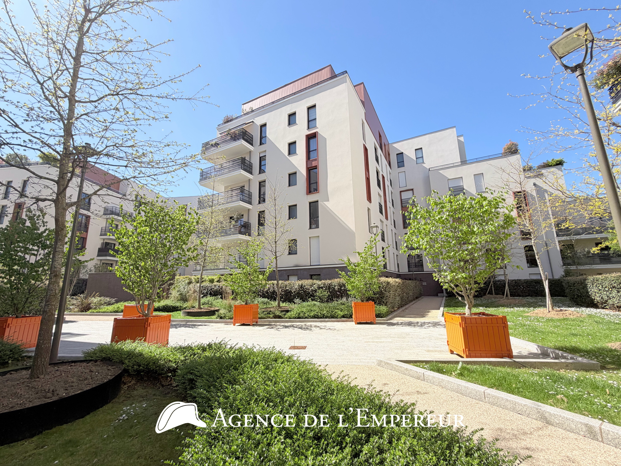 Magnifique 4 pièces de 80 m2 en location non meublée, parking et cave - 18