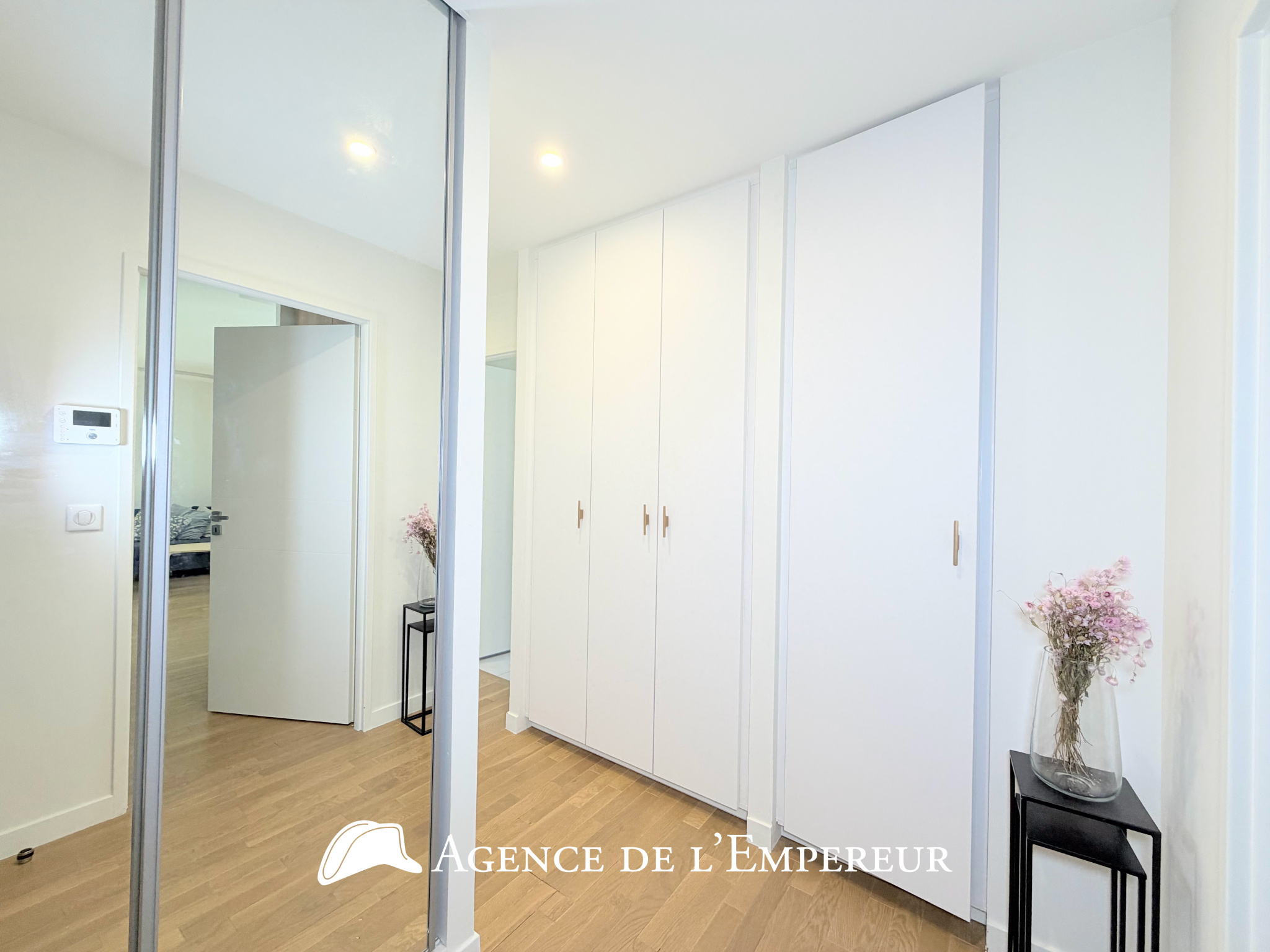 Magnifique 4 pièces de 80 m2 en location non meublée, parking et cave - 11