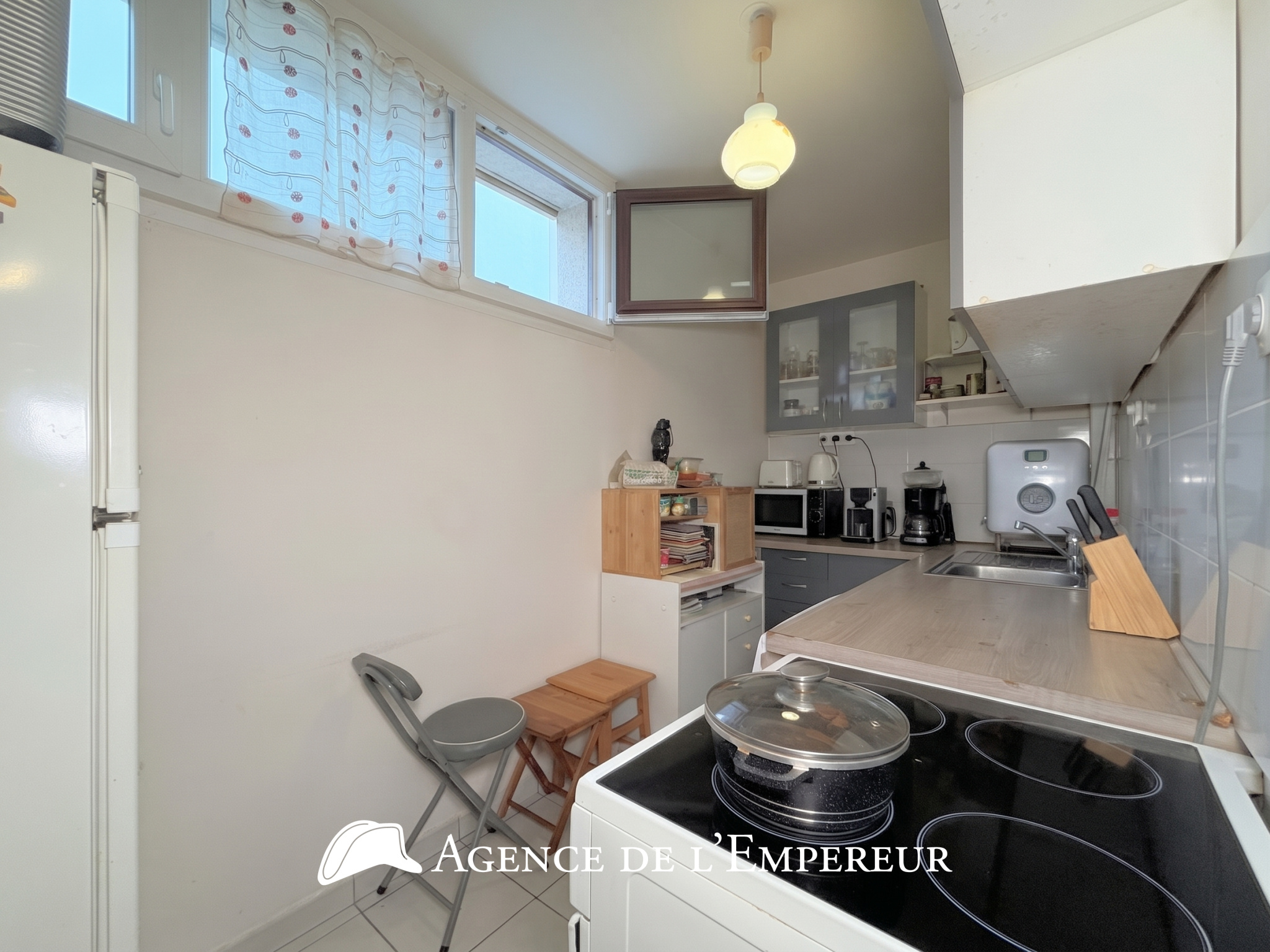 STUDIO 27,53 m2 - cave et parking — proche centre-ville de ville, Rueil-Malmaison. - 3