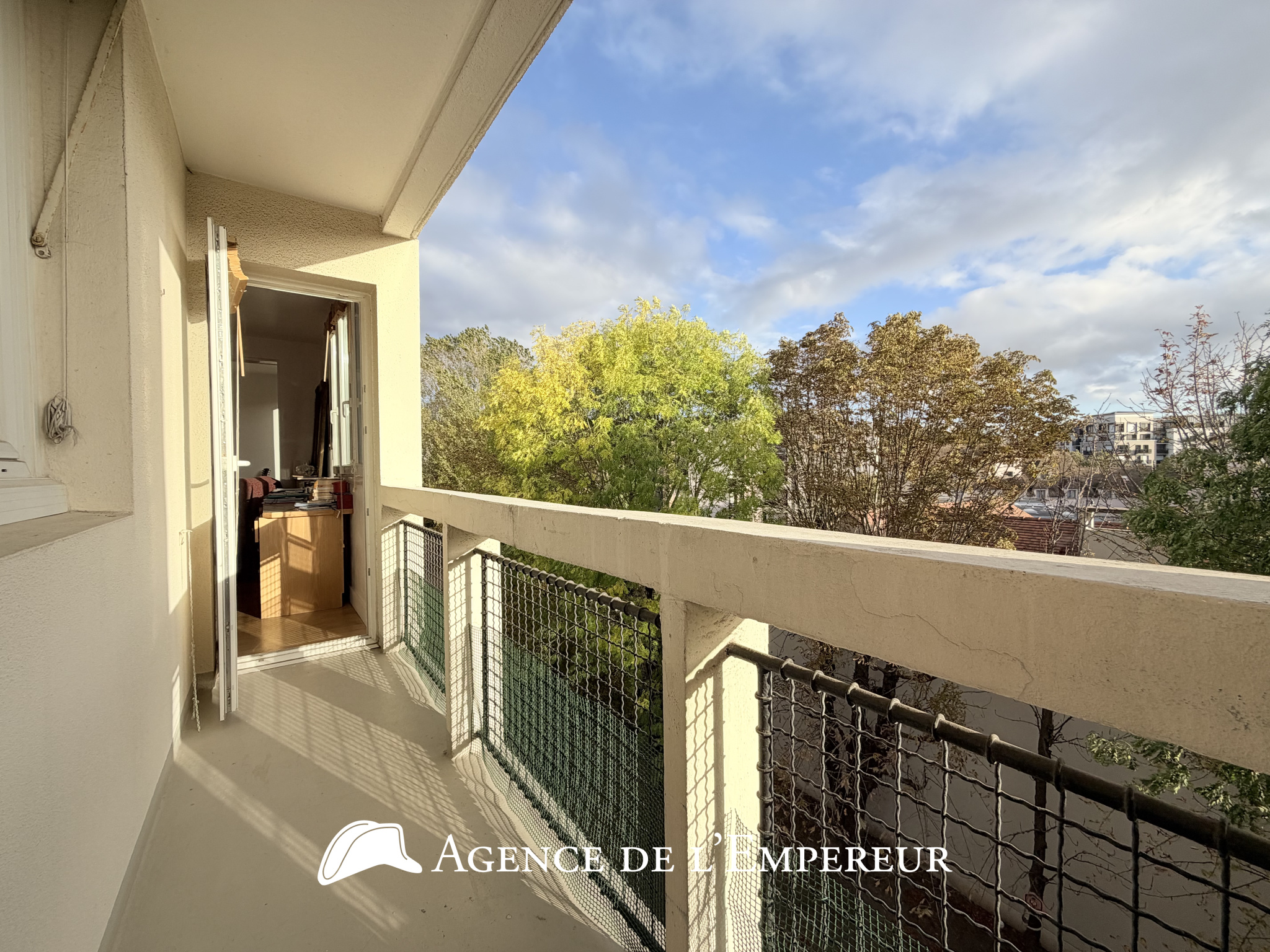 4 pièces - dernier étage - balcon - cœur de ville - parking et cave - 4